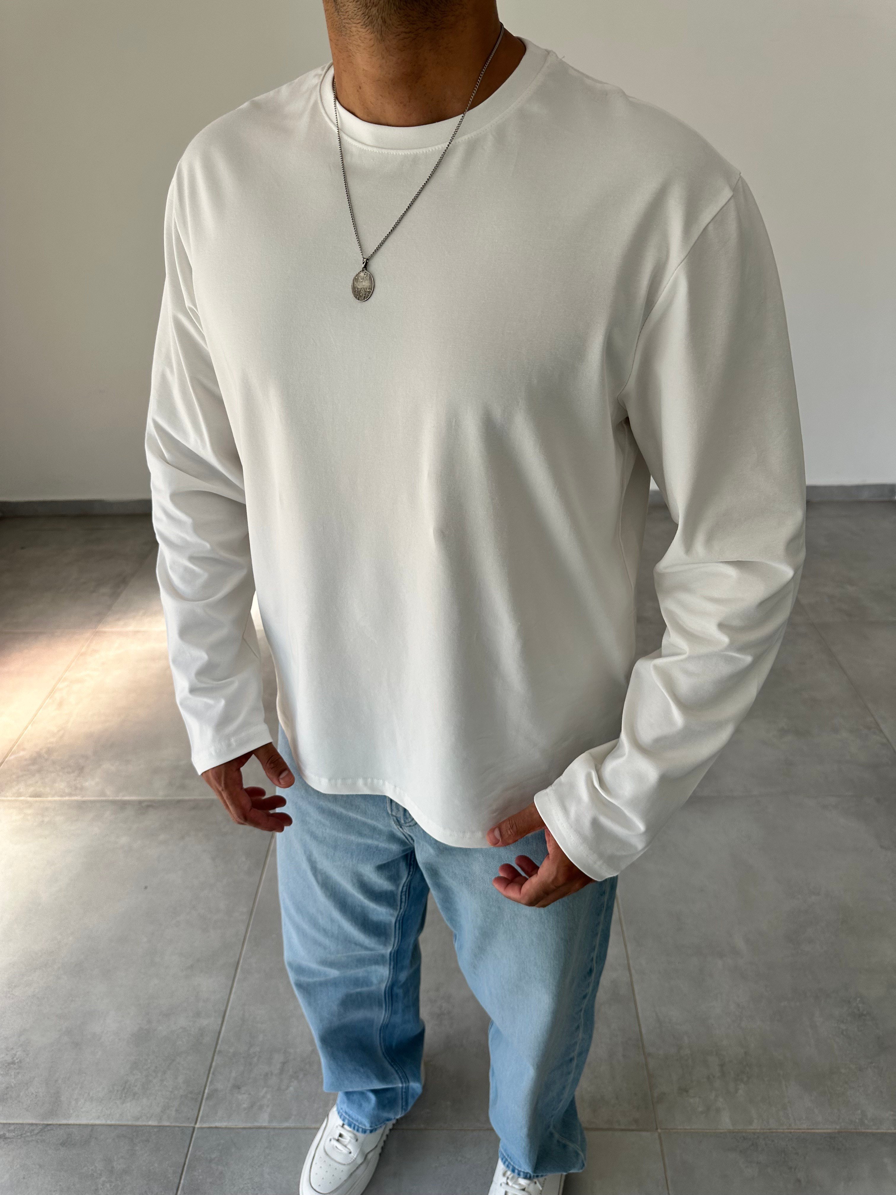 Beyaz Renk Rahat Kesim Yüksek Kalite Basic Sweatshirt