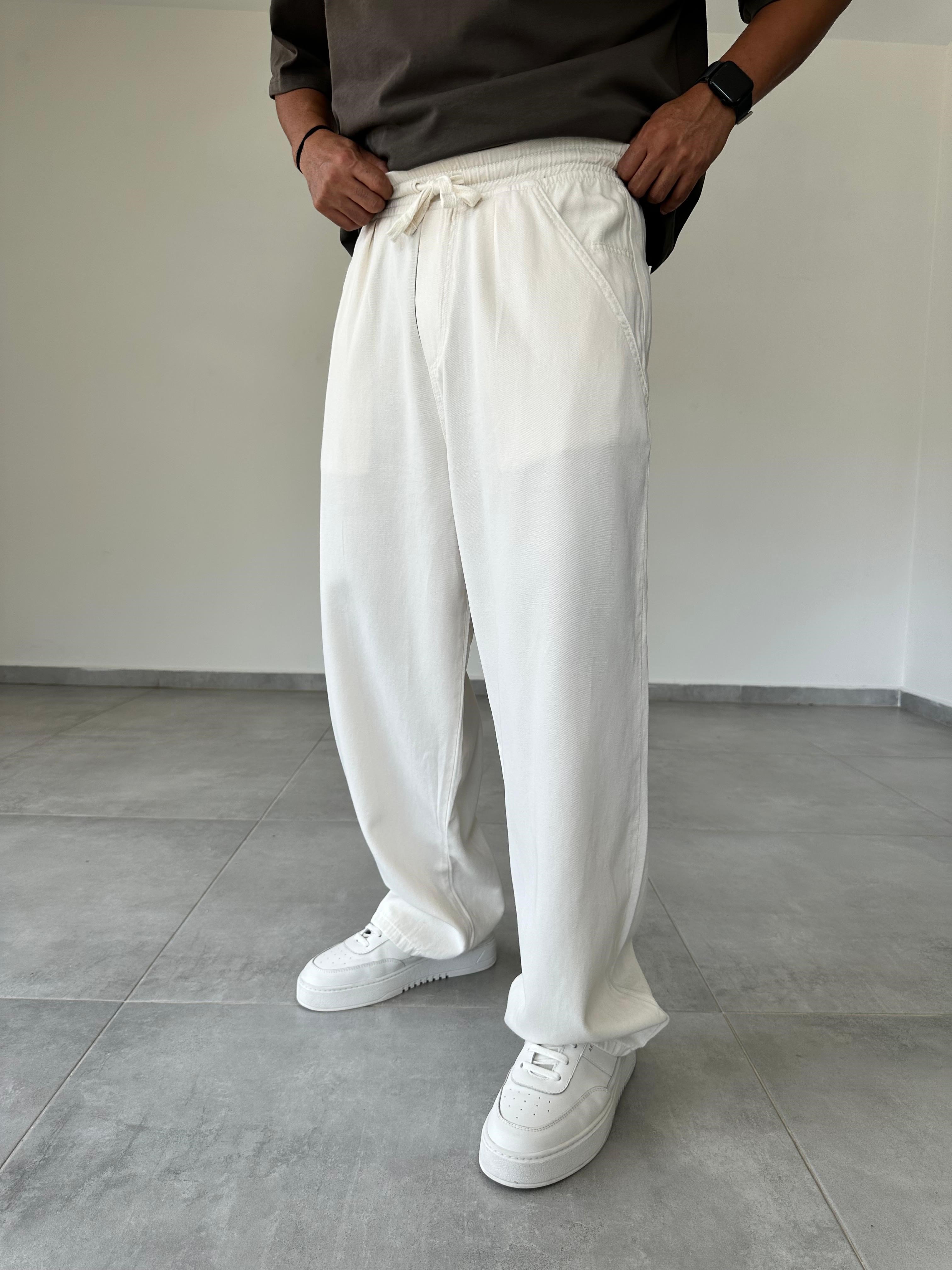 Beyaz Renk Bol Kesim Gabardin Baggy