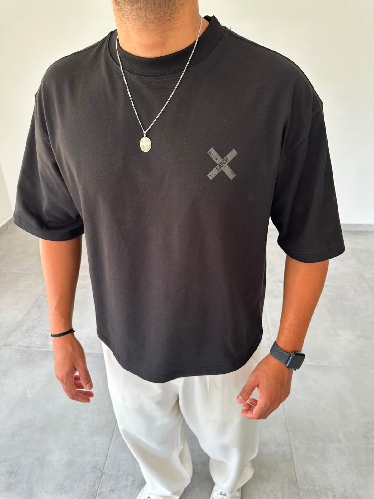 Siyah Renk Catch Baskılı Crop Fit Oversize T-Shirt