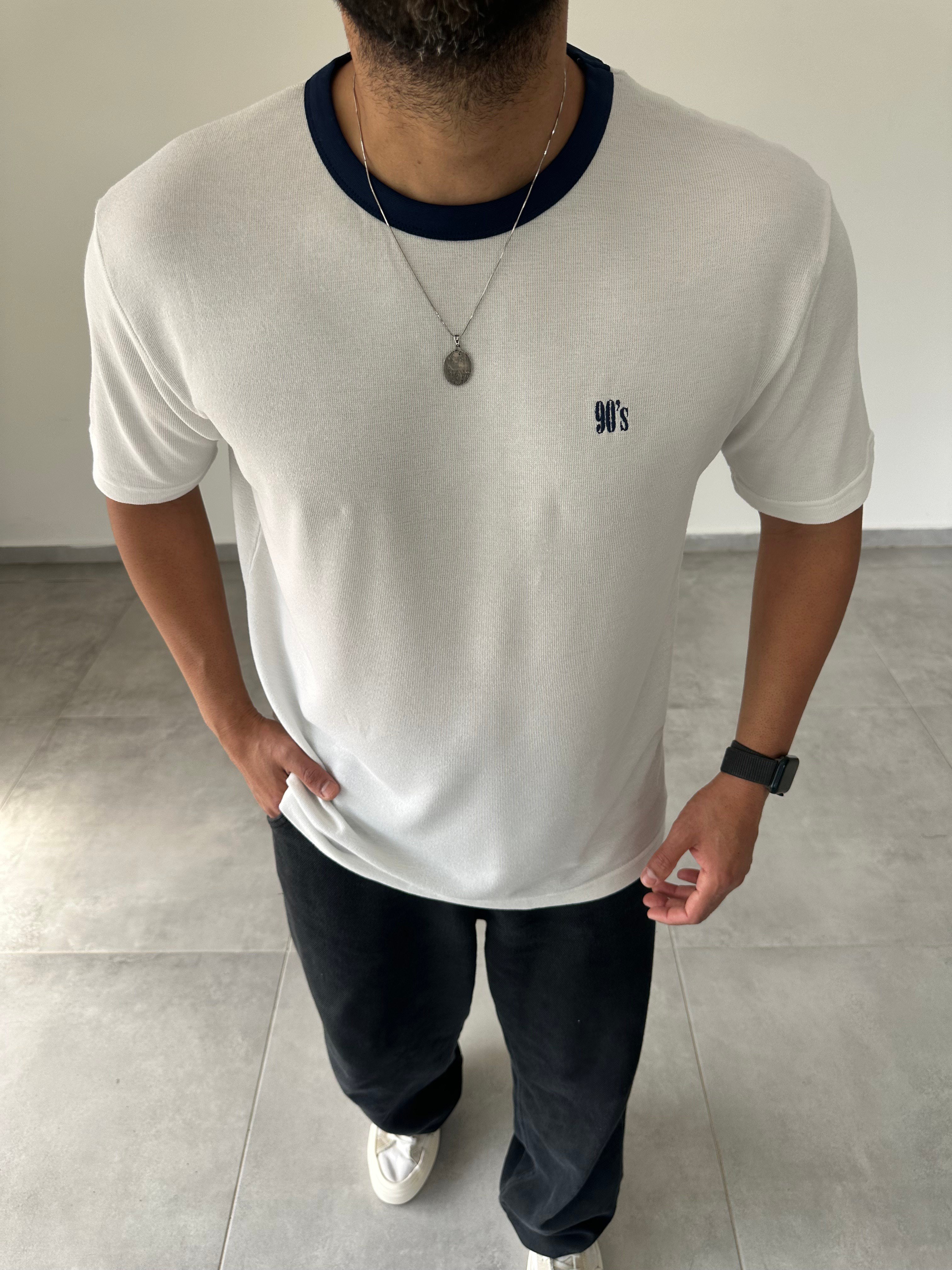 90s Nakış Detaylı Beyaz Renk Retro T-Shirt