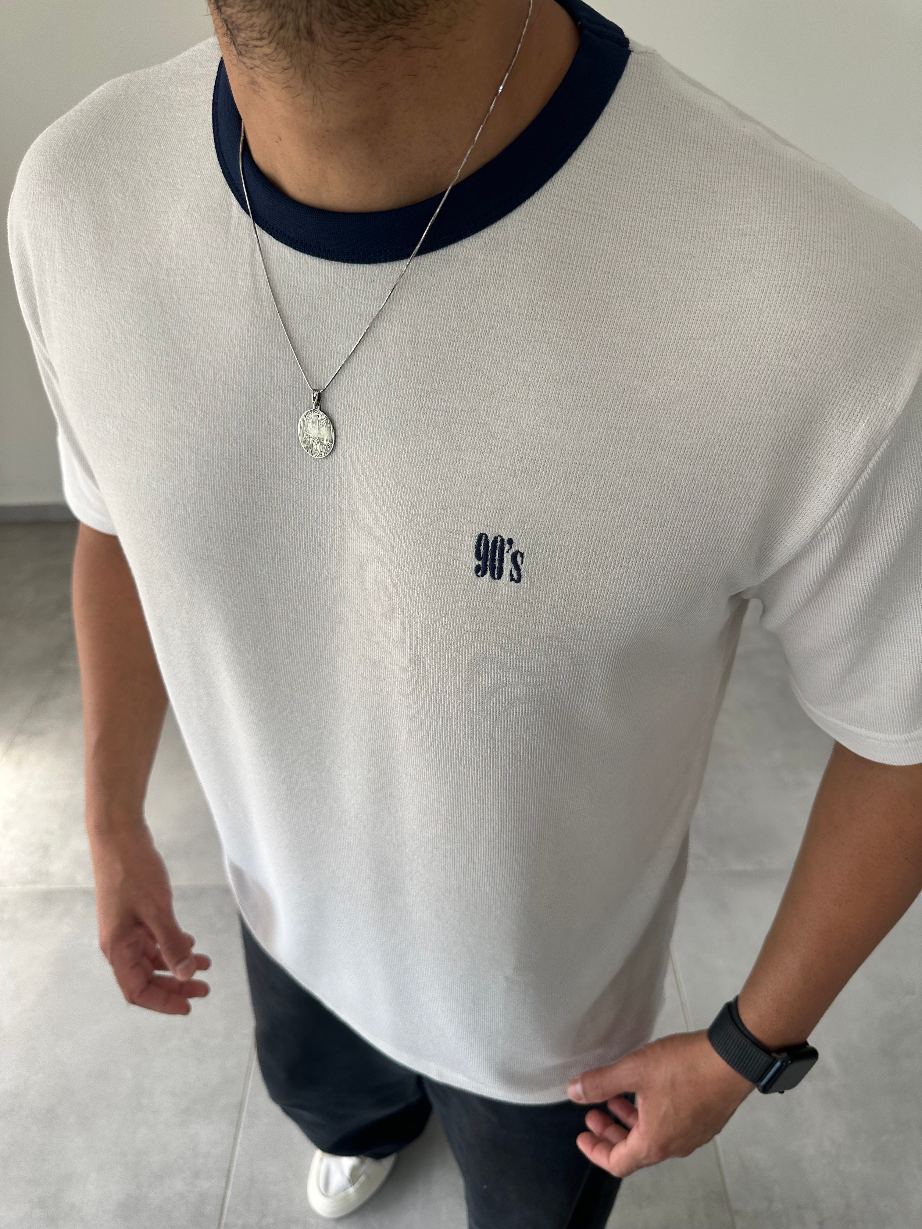 90s Nakış Detaylı Beyaz Renk Retro T-Shirt