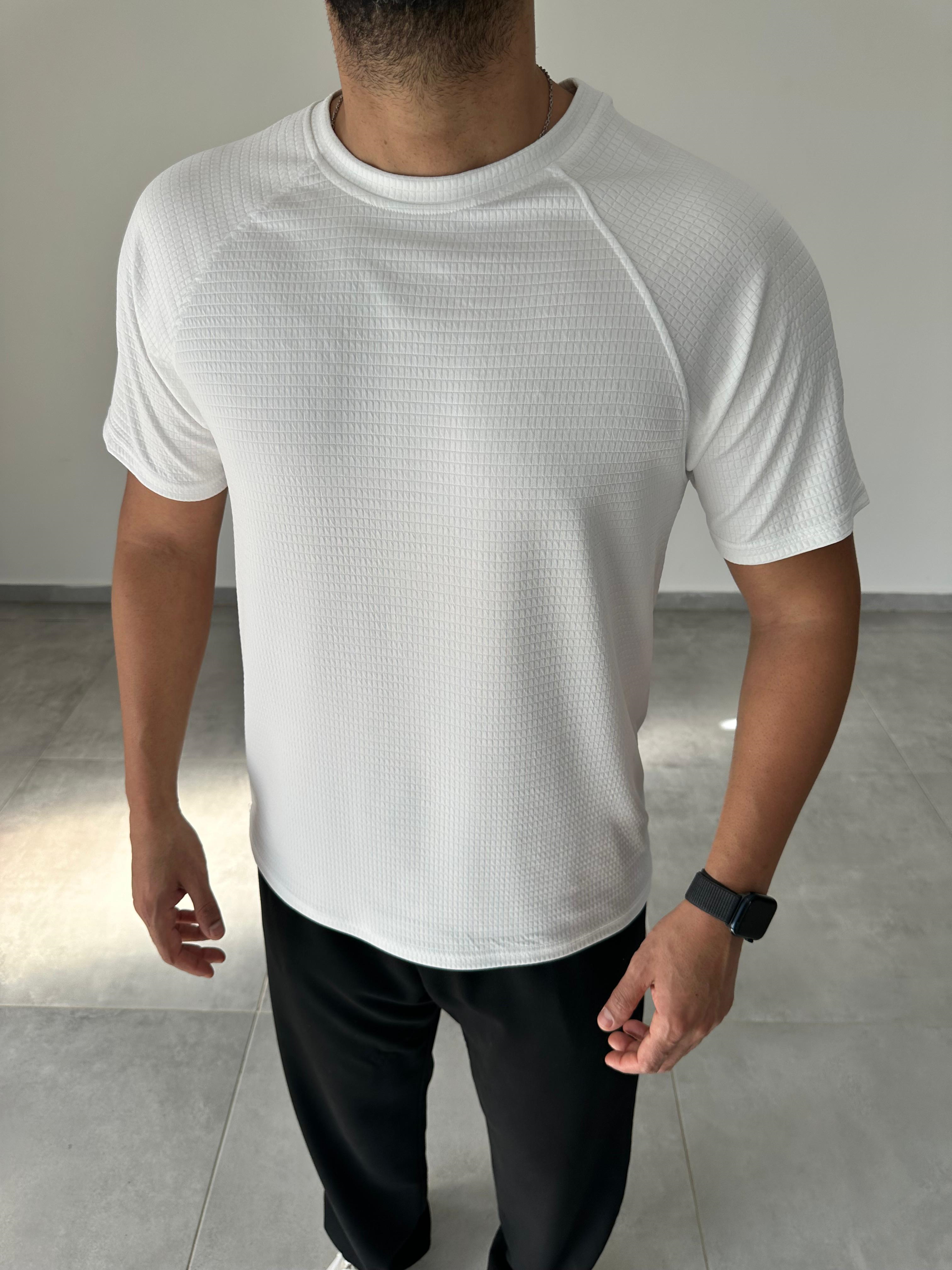 Beyaz Renk Reglan Kol Detaylı Rahat Kesim T-Shirt