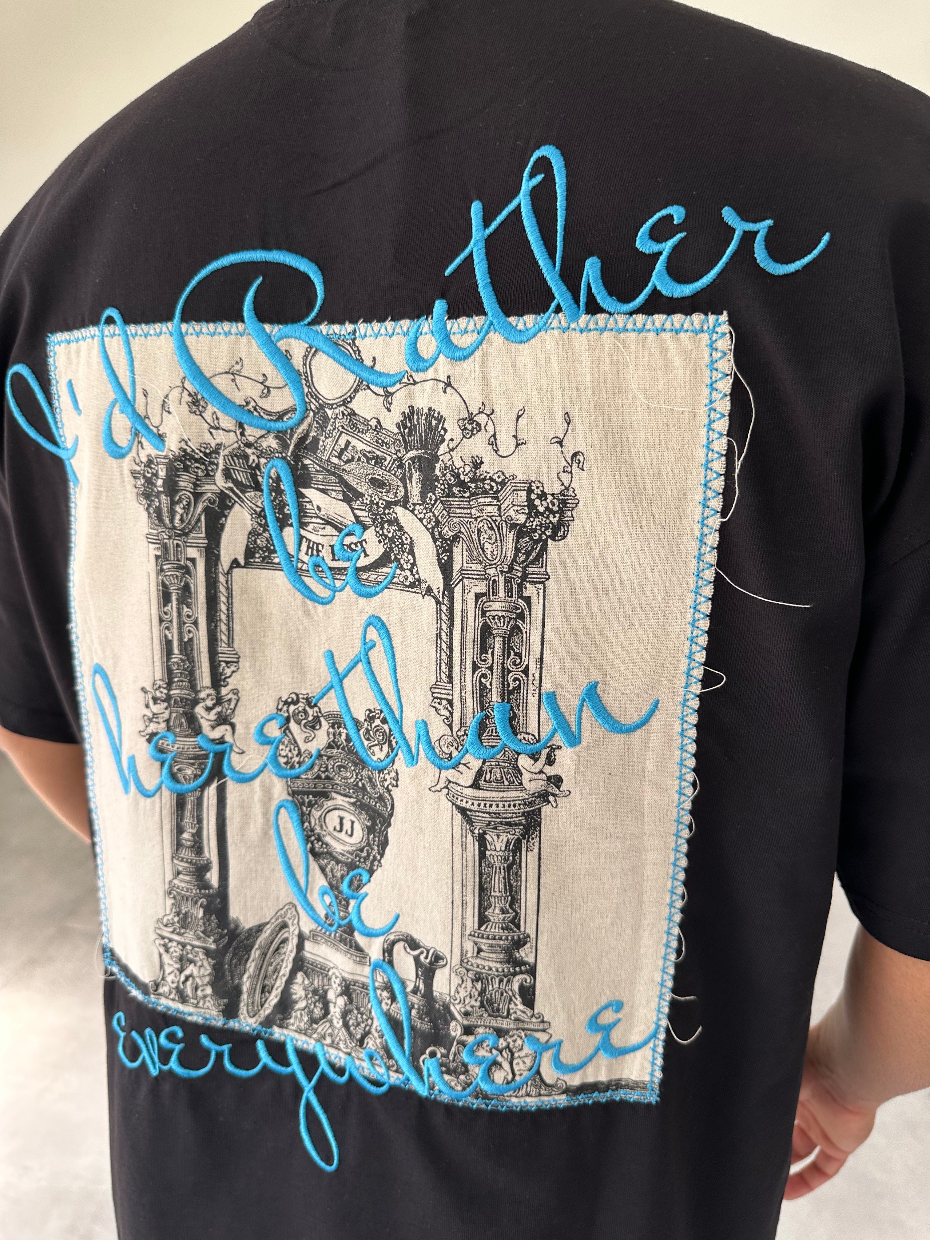 Siyah Renk Rather Be Here Nakış Ve Pantch Detaylı Oversize T-Shirt