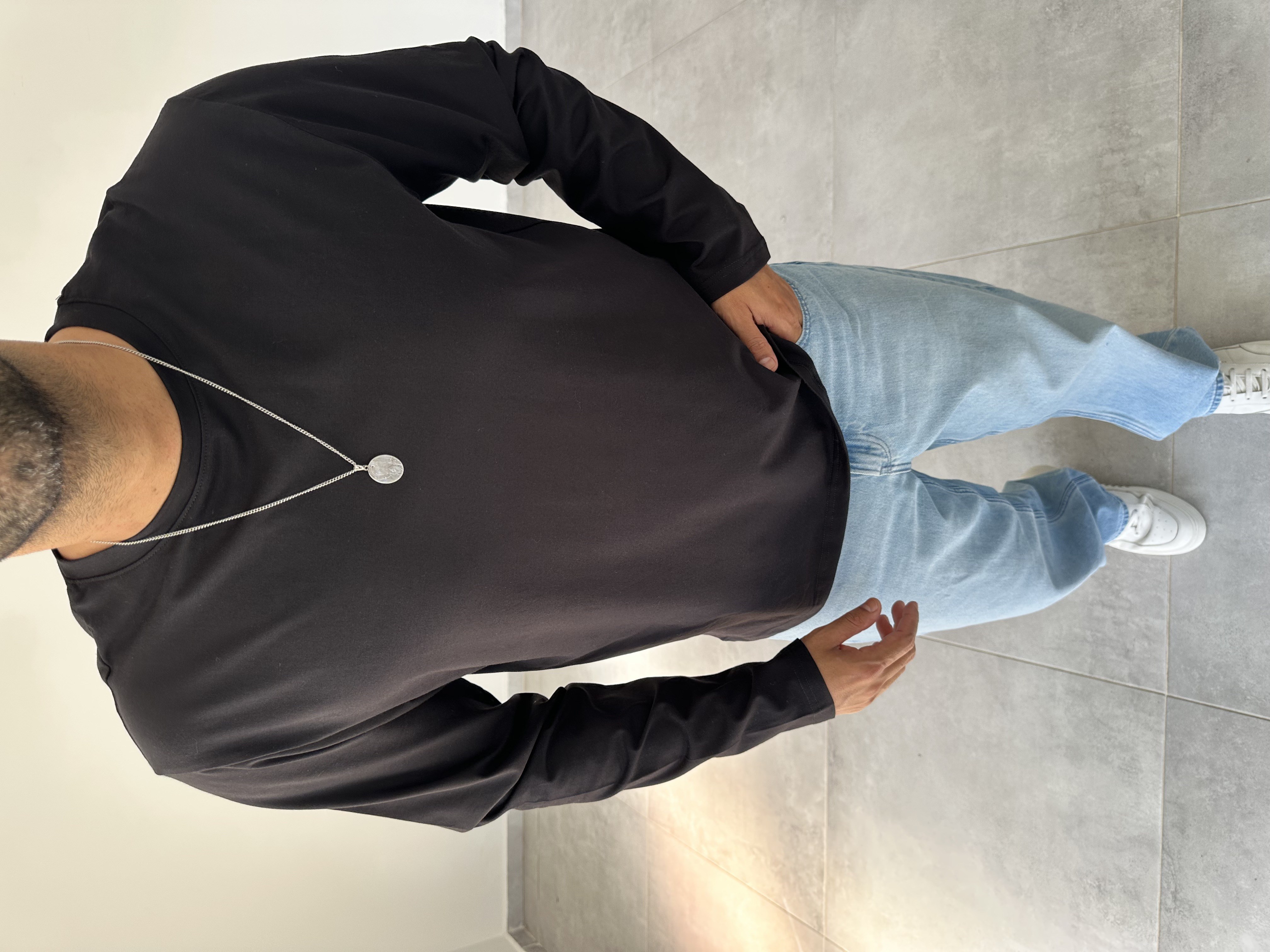 Siyah Renk Rahat Kesim Yüksek Kalite Basic Sweatshirt