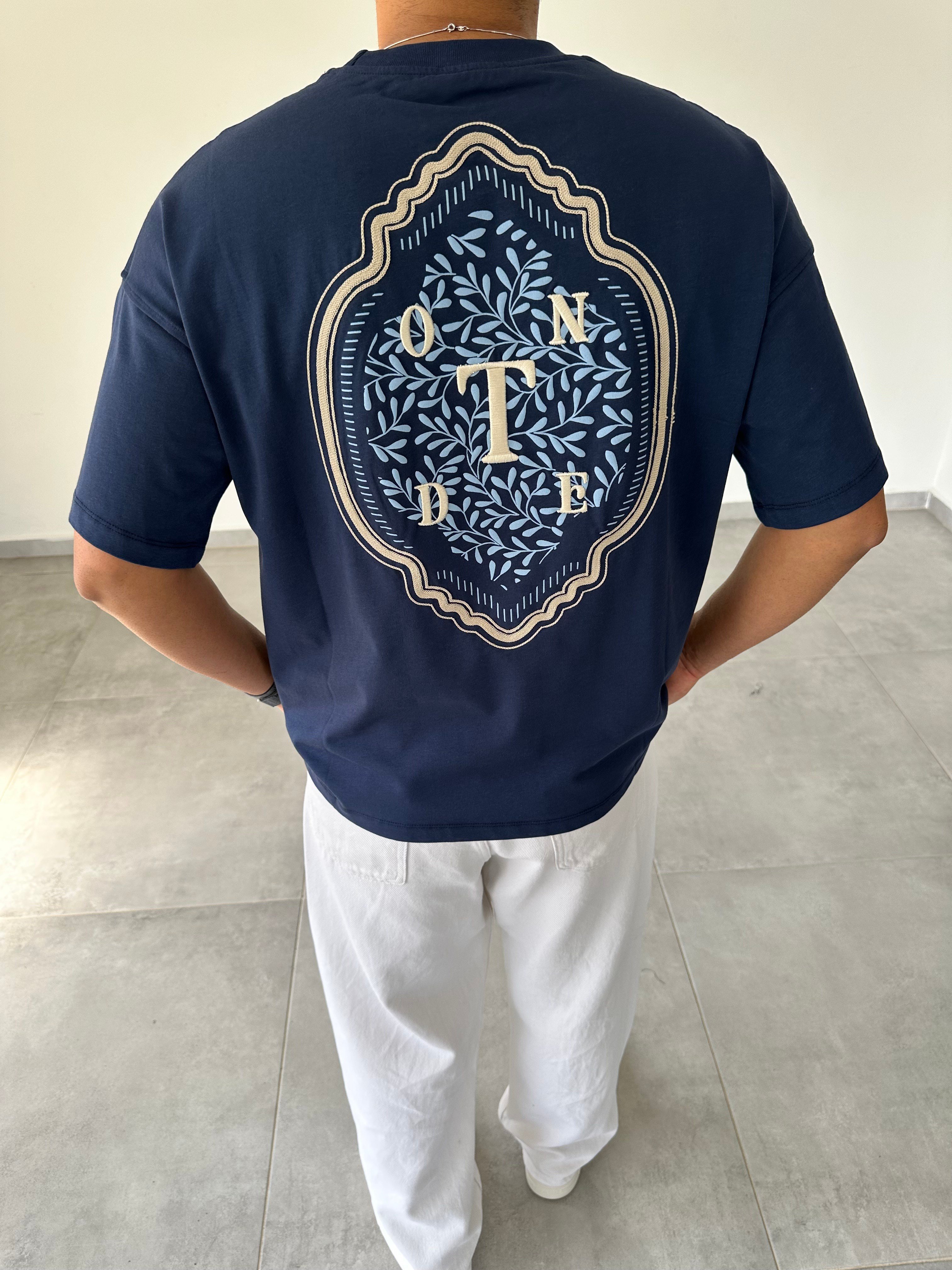 Lacivert Renk Nakış Ve Örme Harf Detaylı Oversize T-Shirt