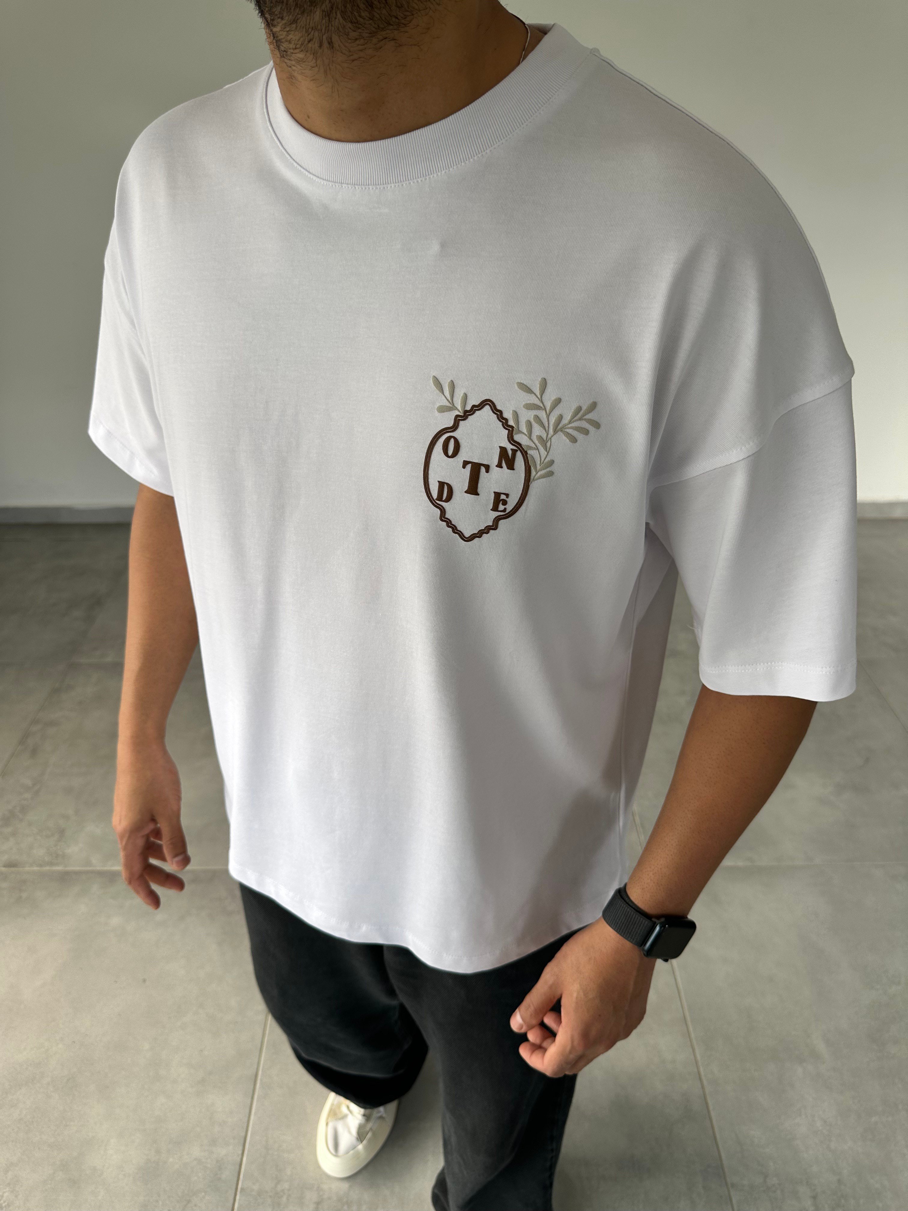 Beyaz Renk Nakış Ve Örme Harf Detaylı Oversize T-Shirt