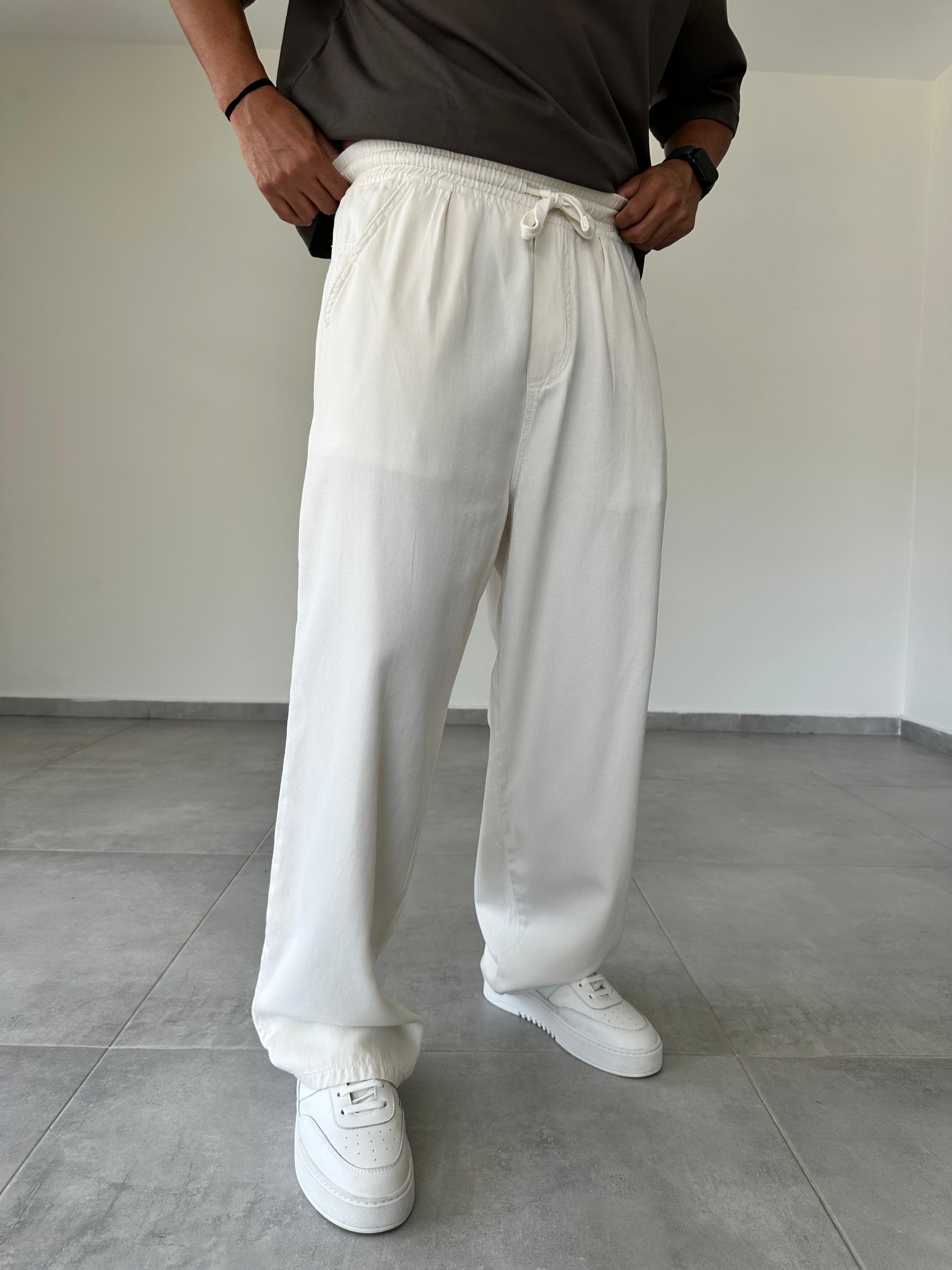Beyaz Renk Bol Kesim Gabardin Baggy