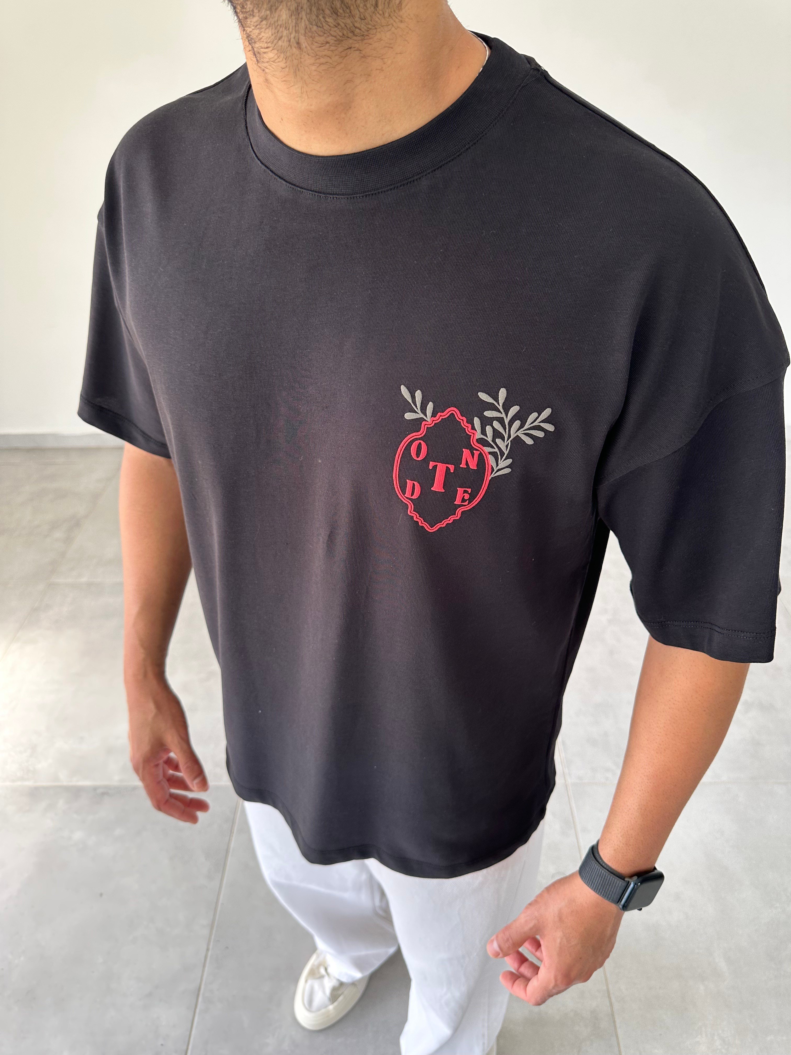 Siyah Renk Nakış Ve Örme Harf Detaylı Oversize T-Shirt