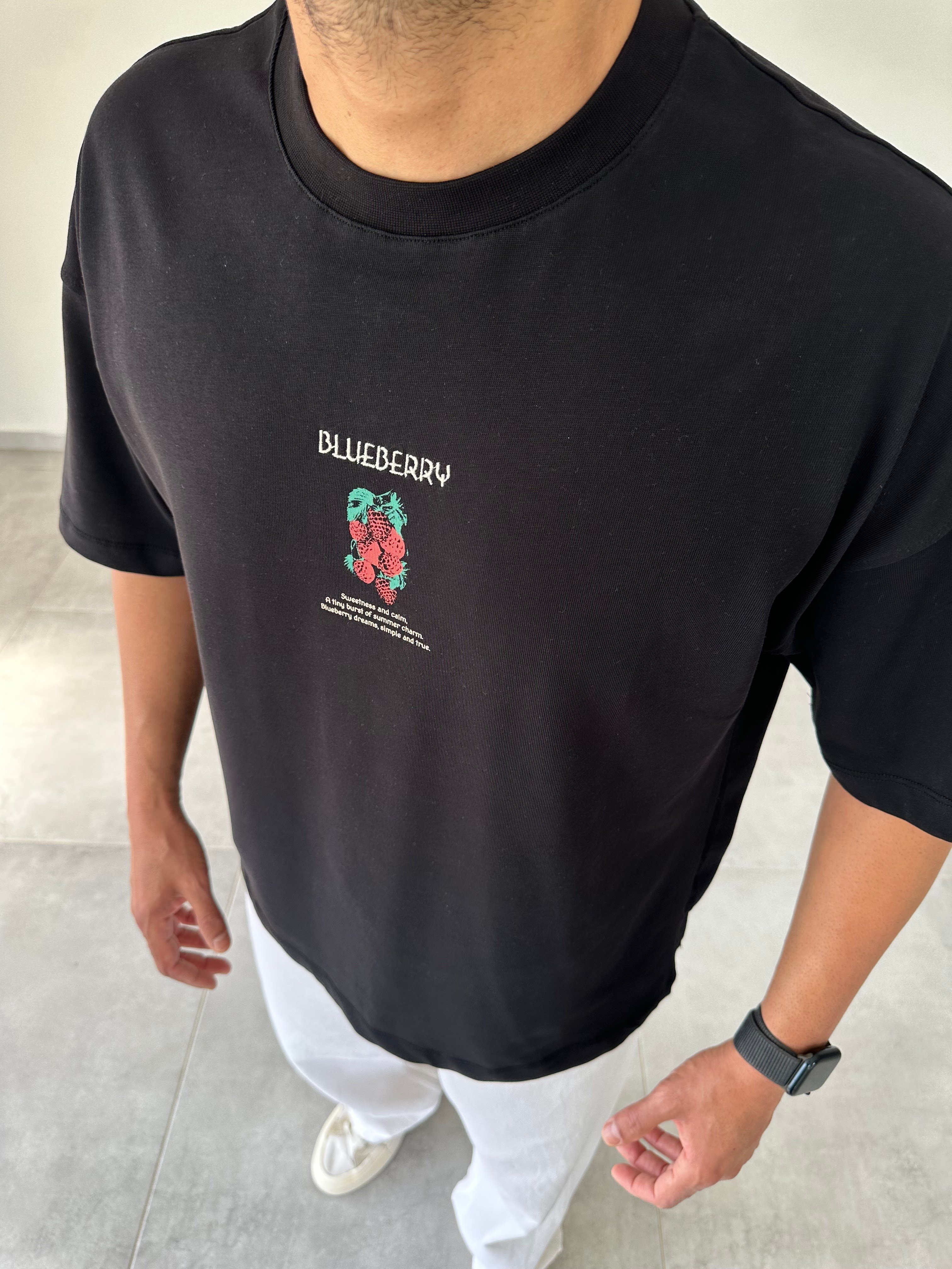 Siyah Renk Blueberry Nakış Ve Baskı Detaylı Oversize T-Shirt