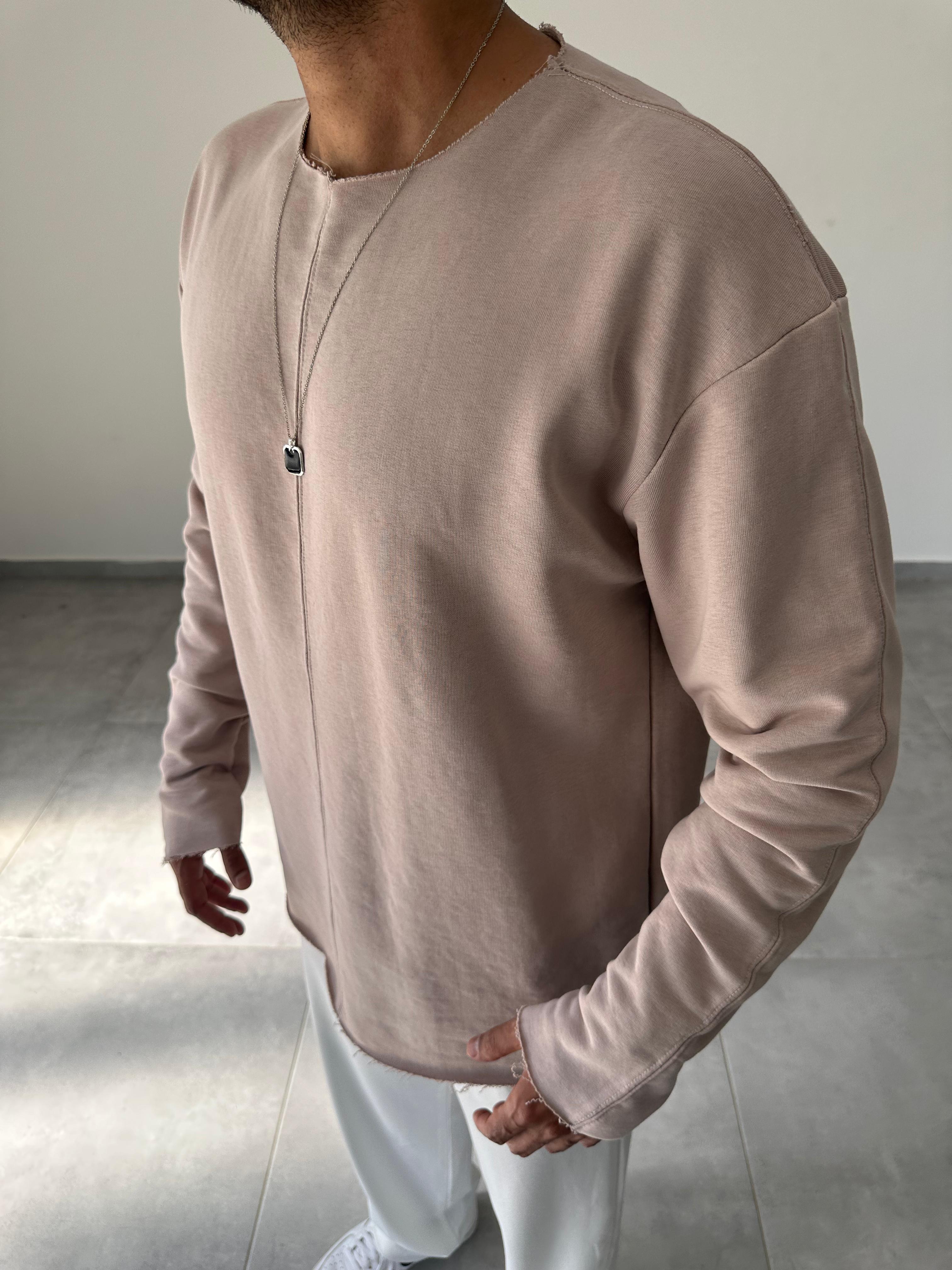 Bej Renk Kesik Yaka Ve Dikiş Detaylı Oversize Kesim Sweatshirt