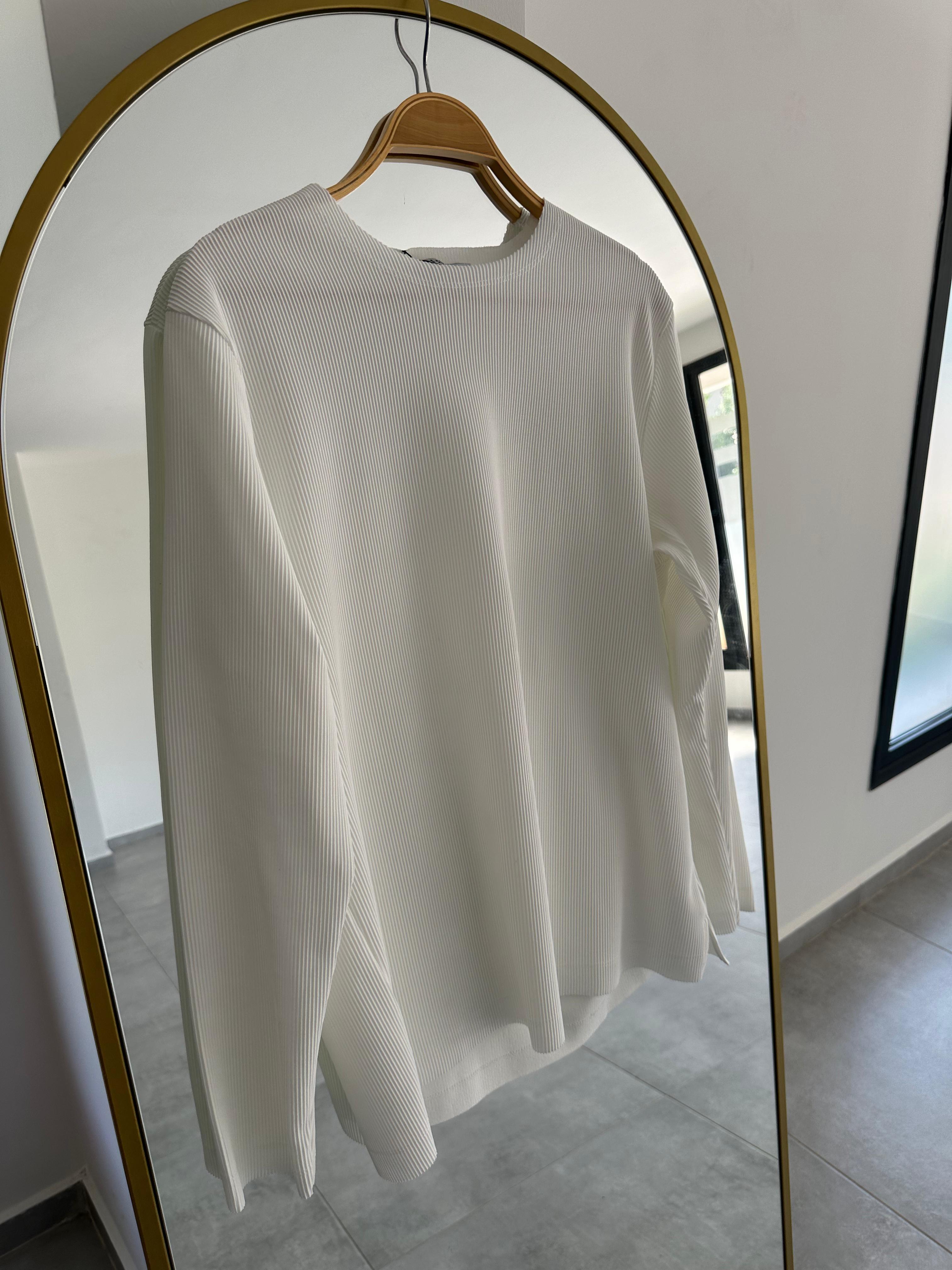 Beyaz Renk Kesik Yaka Detaylı Ottoman Kumaş Sweatshirt