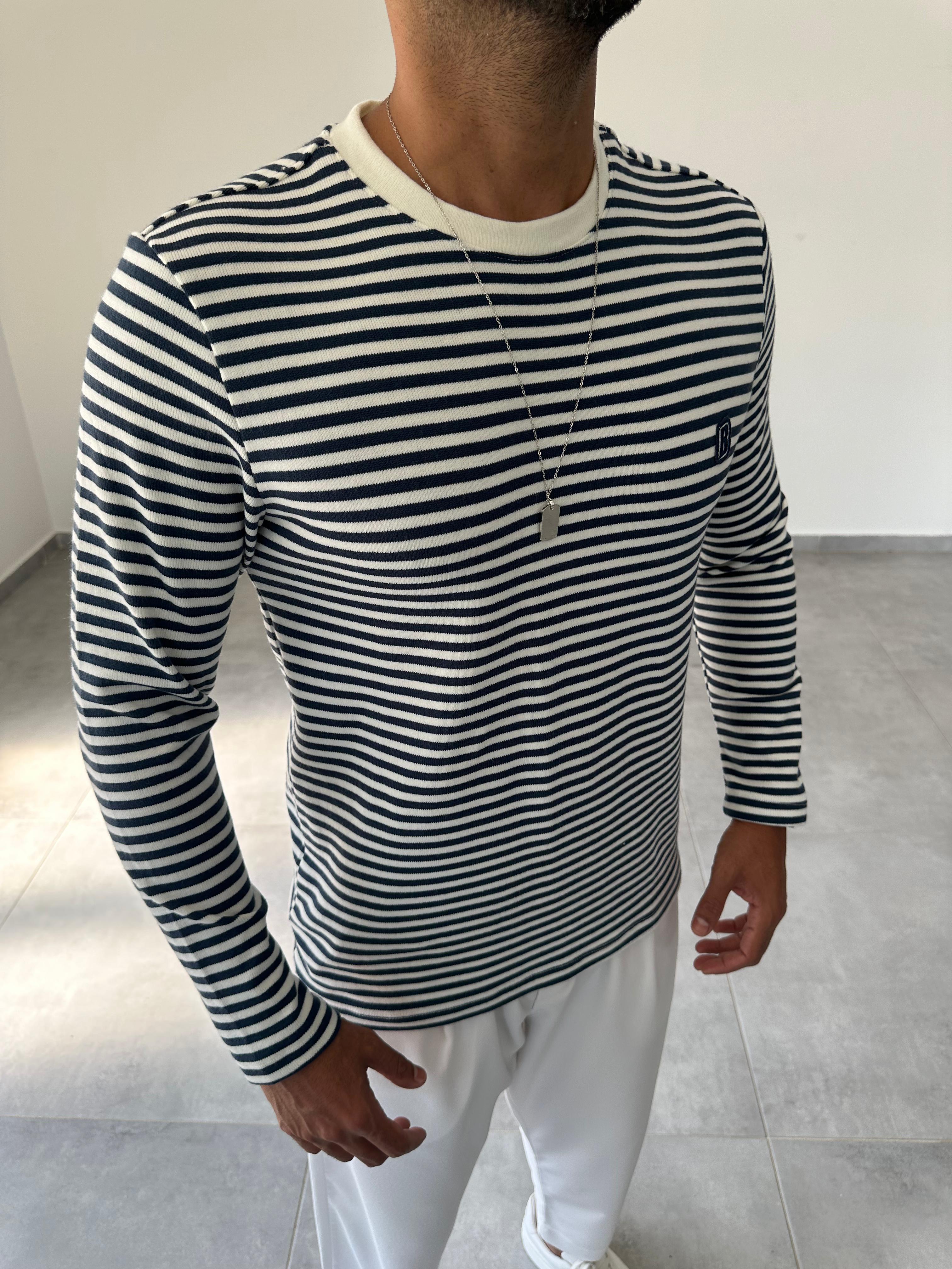 Beyaza Lacivert Çizgili Basic Sweatshirt