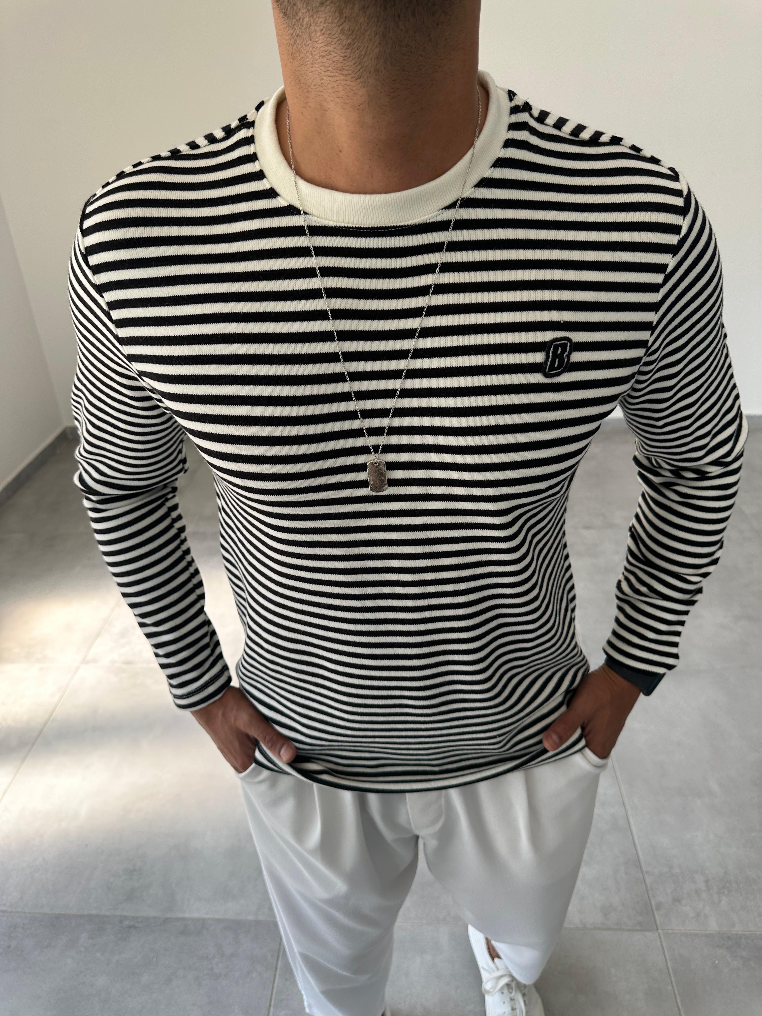 Beyaza Siyah Çizgili Basic Sweatshirt