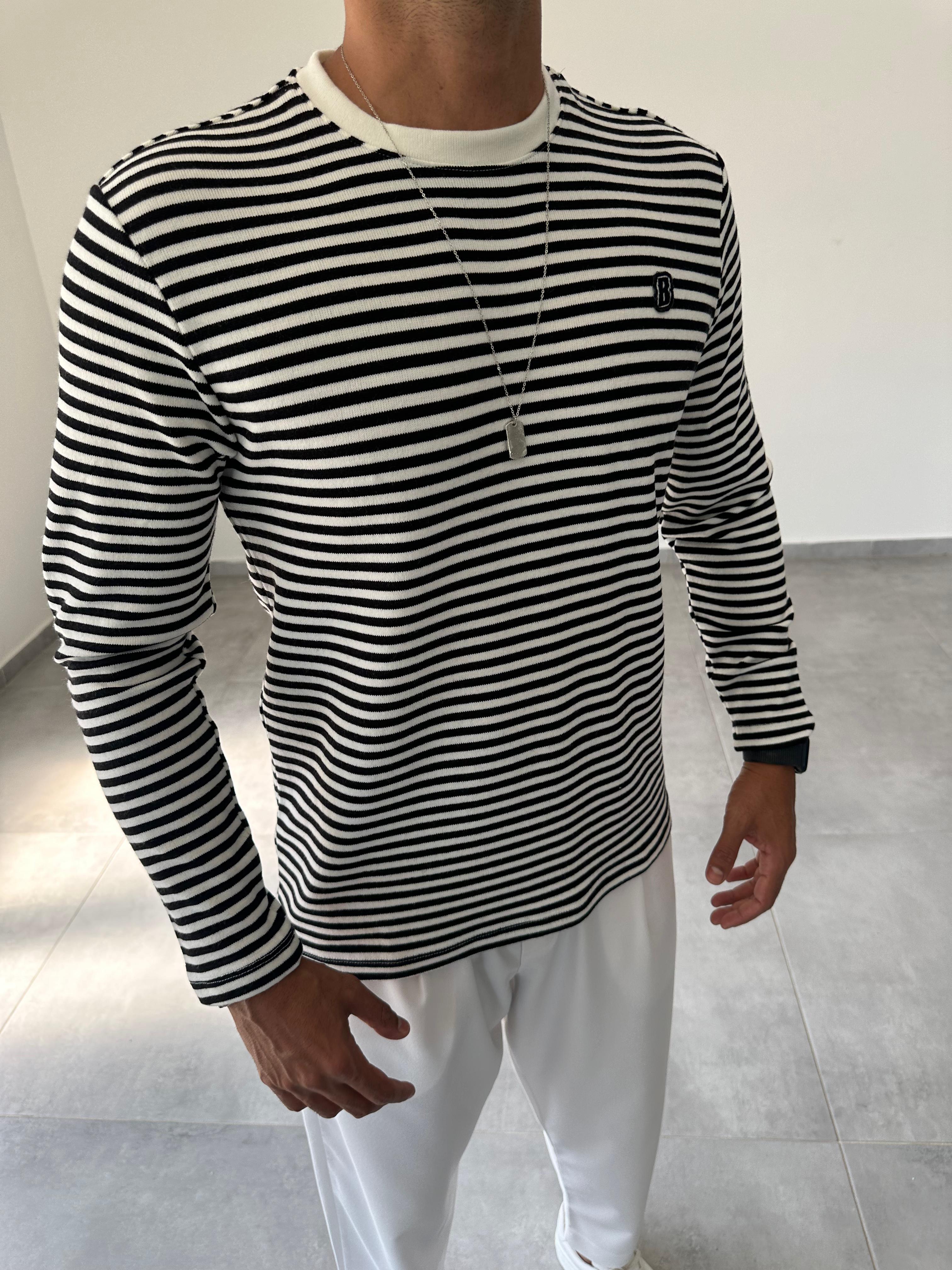 Beyaza Siyah Çizgili Basic Sweatshirt