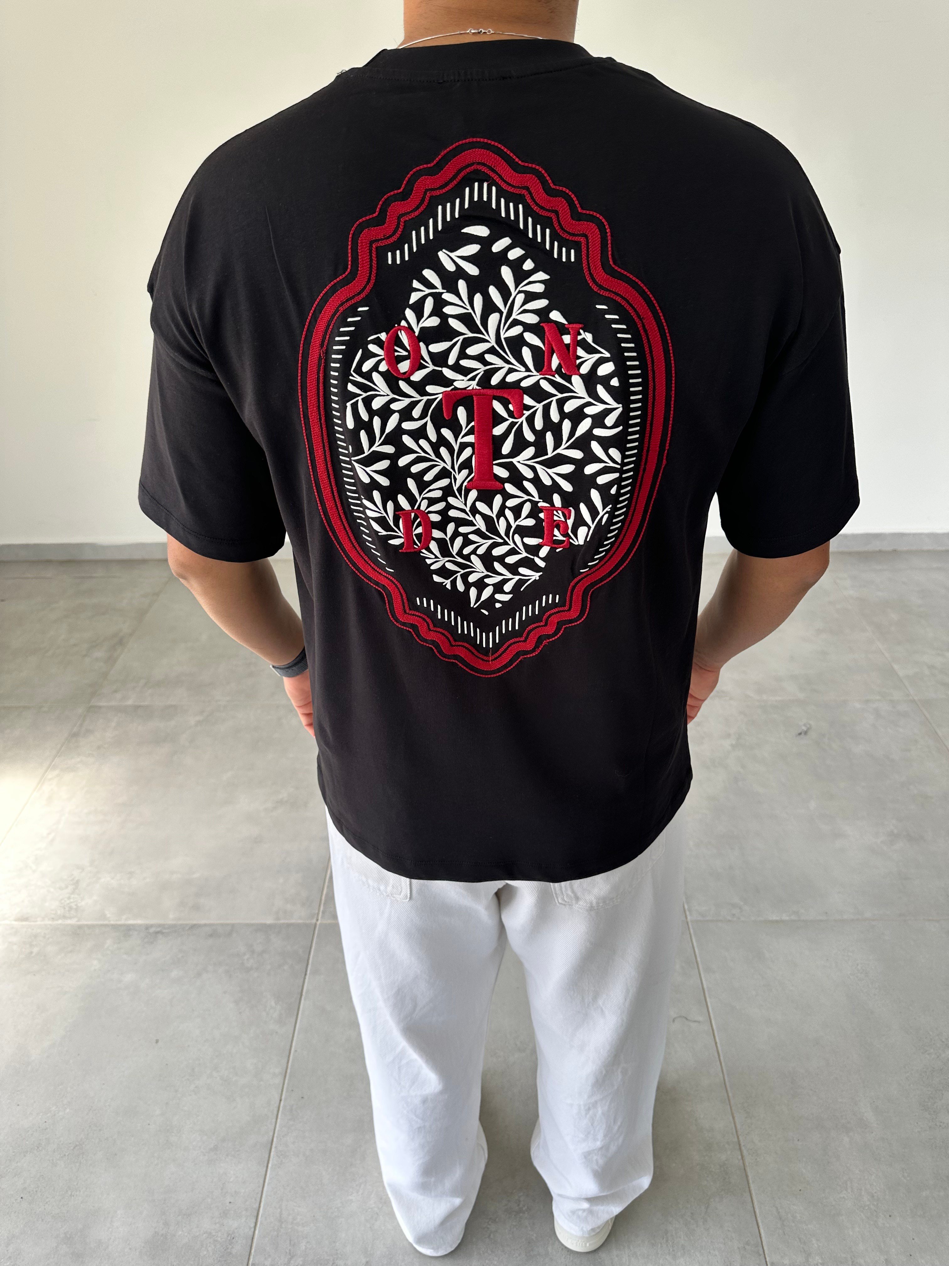 Siyah Renk Nakış Ve Örme Harf Detaylı Oversize T-Shirt