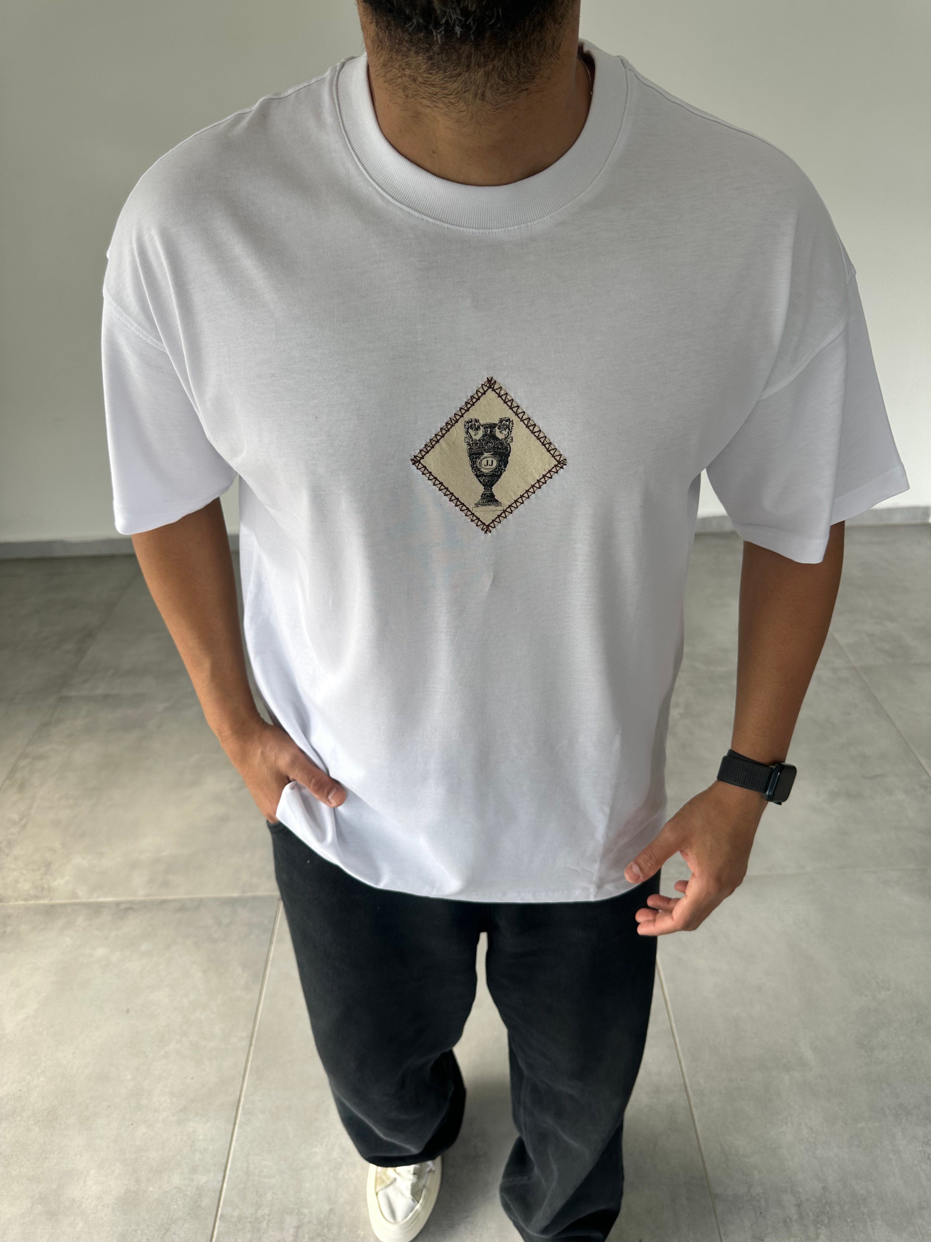 Beyaz Renk Rather Be Here Nakış Ve Pantch Detaylı Oversize T-Shirt