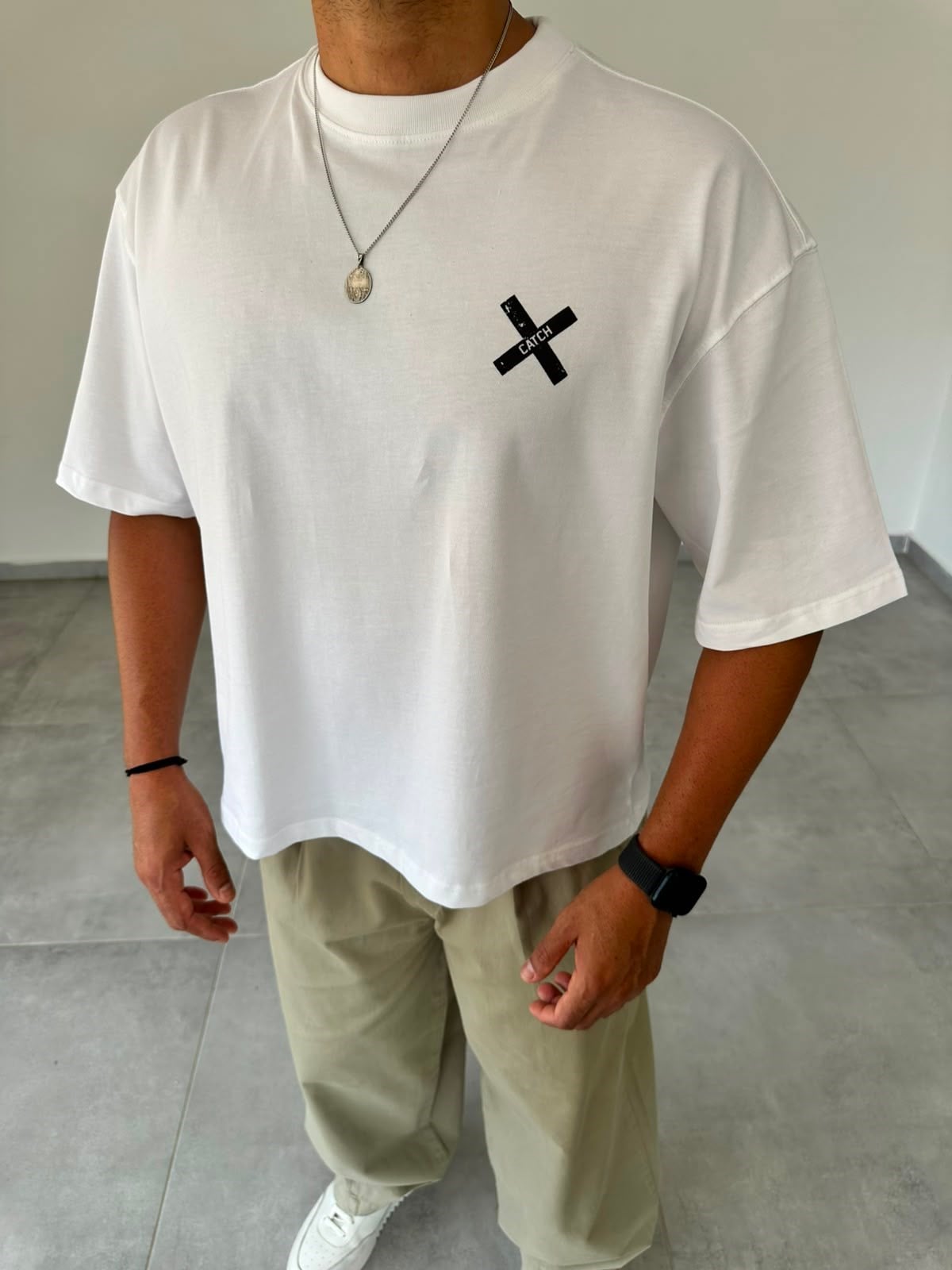 Beyaz Renk Catch Baskılı Crop Fit Oversize T-Shirt