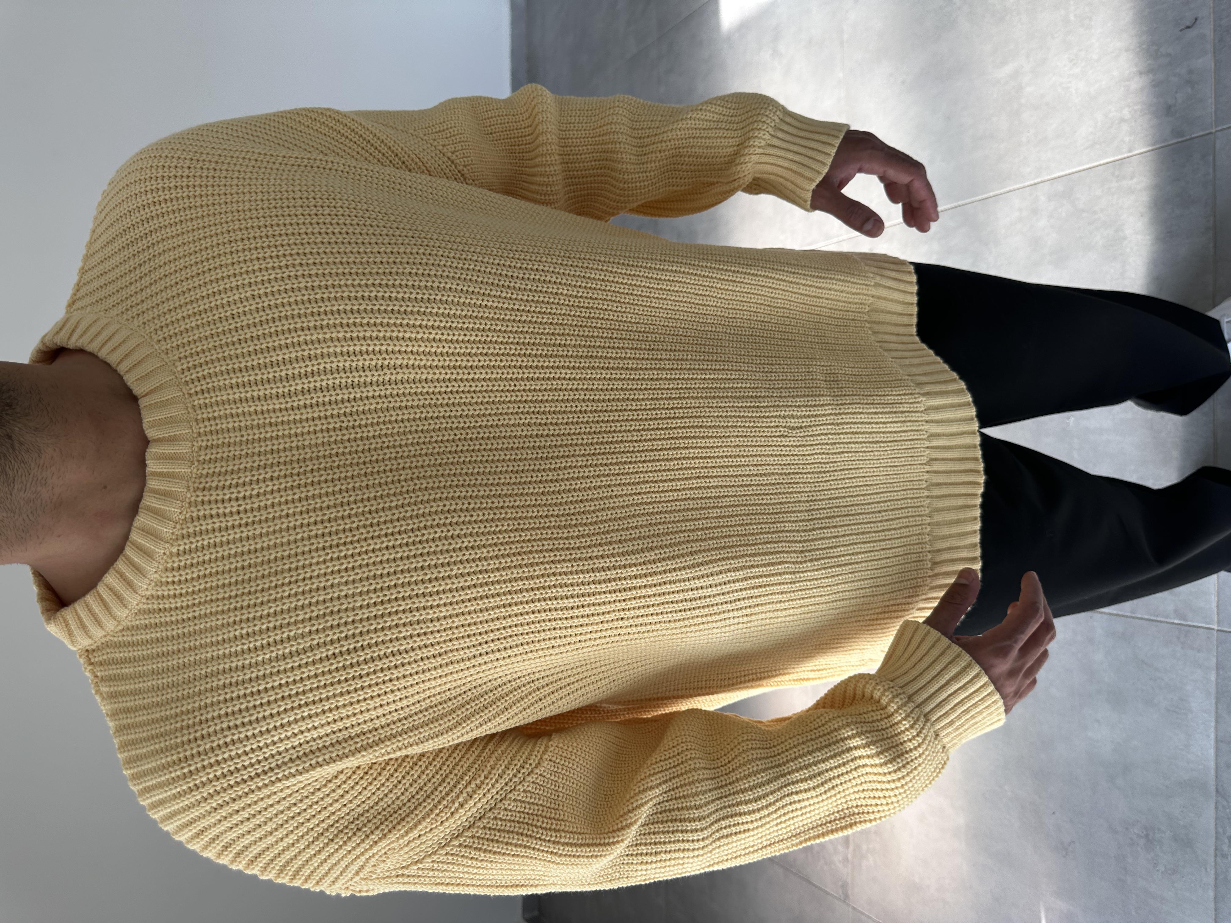 Sarı Renk Zincir Dikiş Detaylı Oversize Kesim Premium Örme Kazak