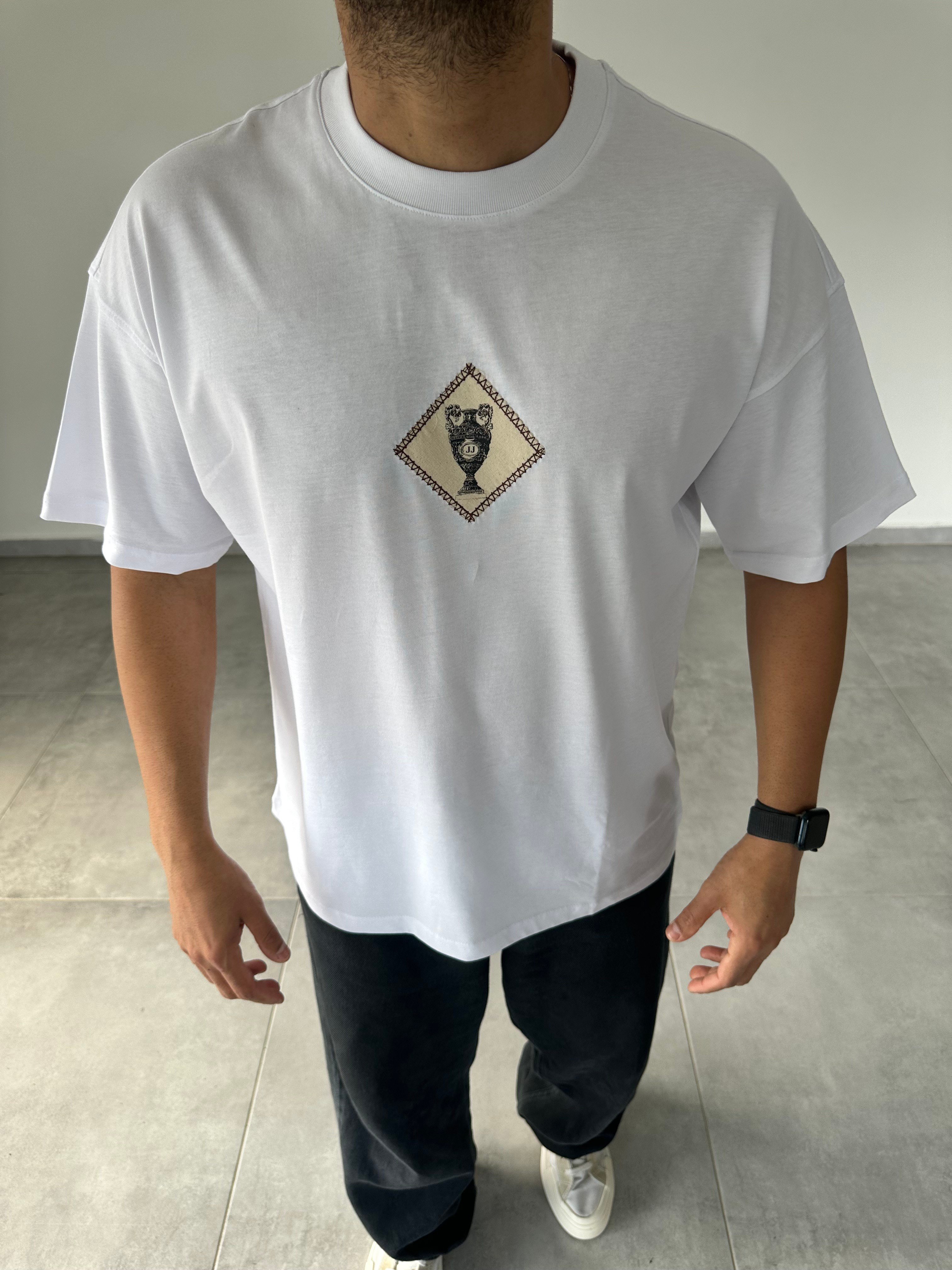 Beyaz Renk Rather Be Here Nakış Ve Pantch Detaylı Oversize T-Shirt