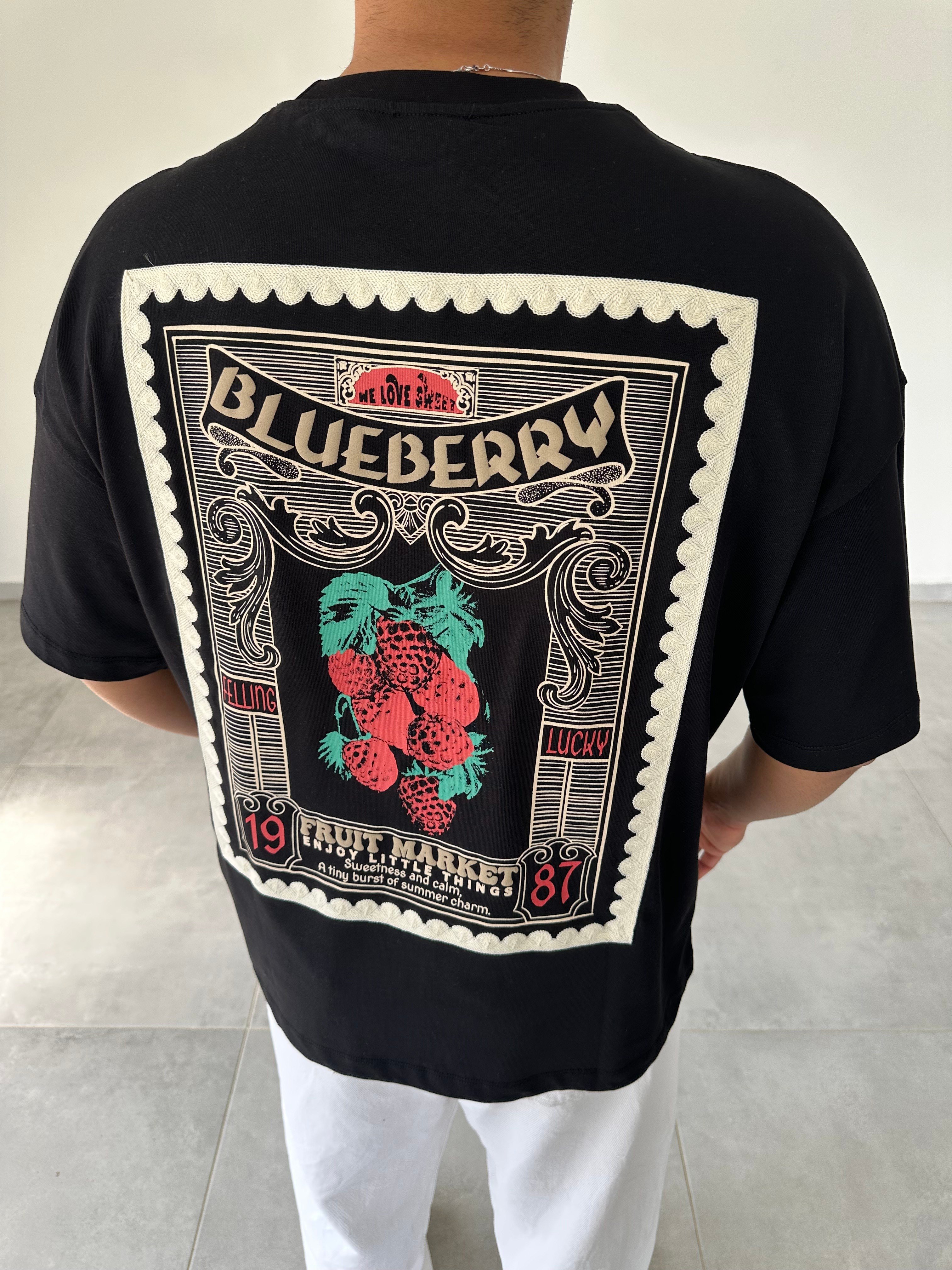 Siyah Renk Blueberry Nakış Ve Baskı Detaylı Oversize T-Shirt