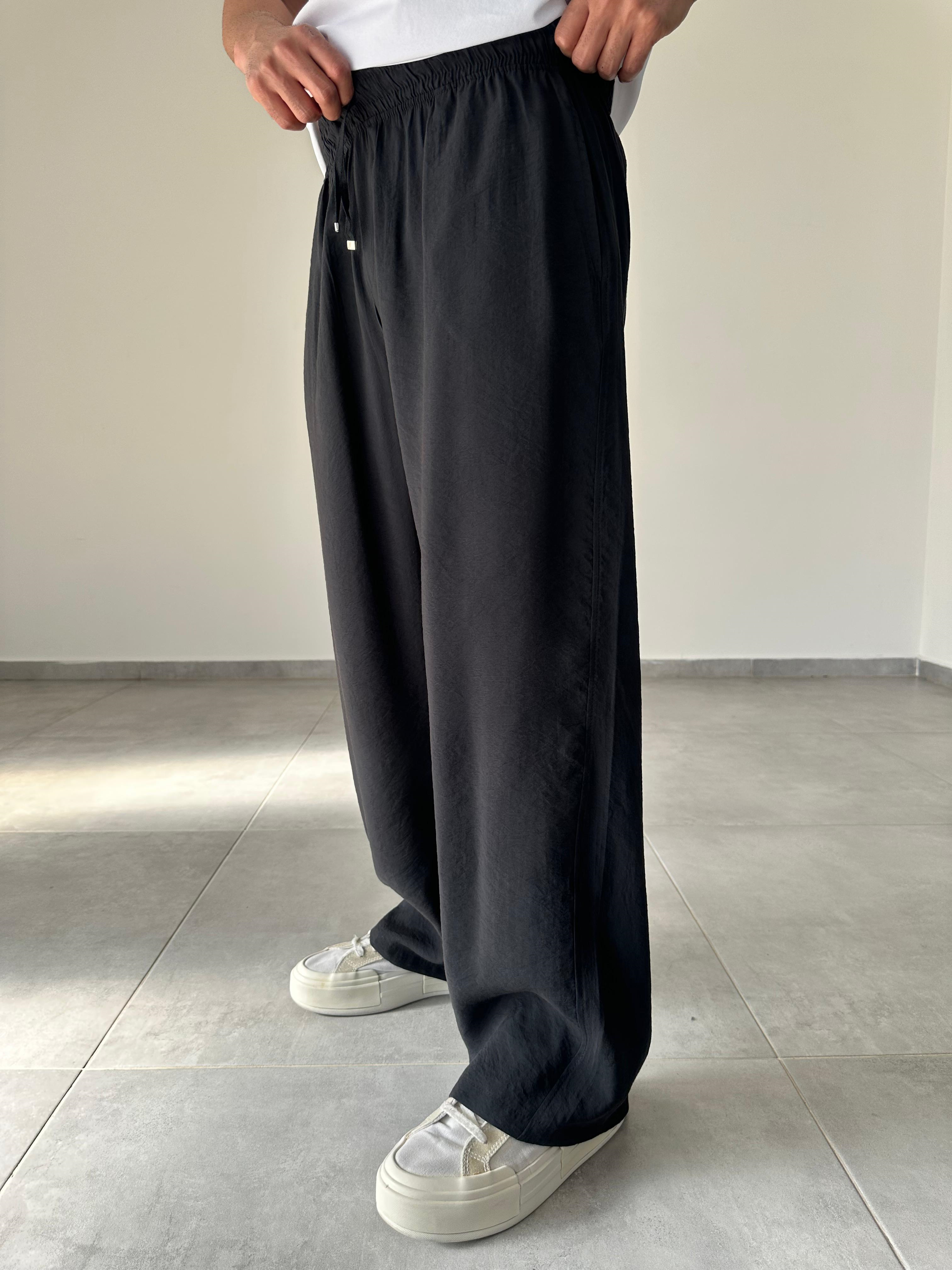 Tensel Kumaş Siyah Renk Rahat Kesim İnce Baggy Pantolon