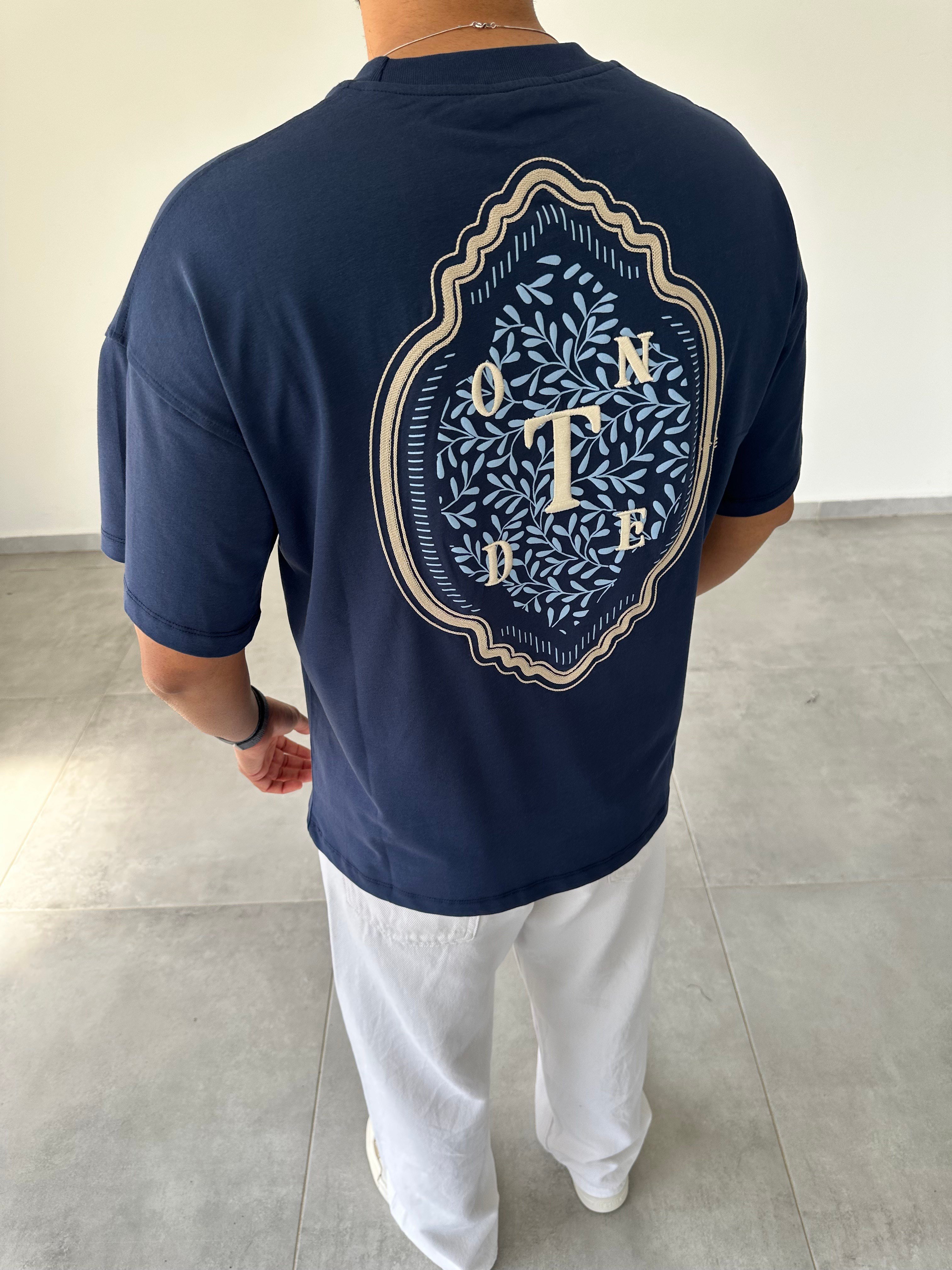 Lacivert Renk Nakış Ve Örme Harf Detaylı Oversize T-Shirt