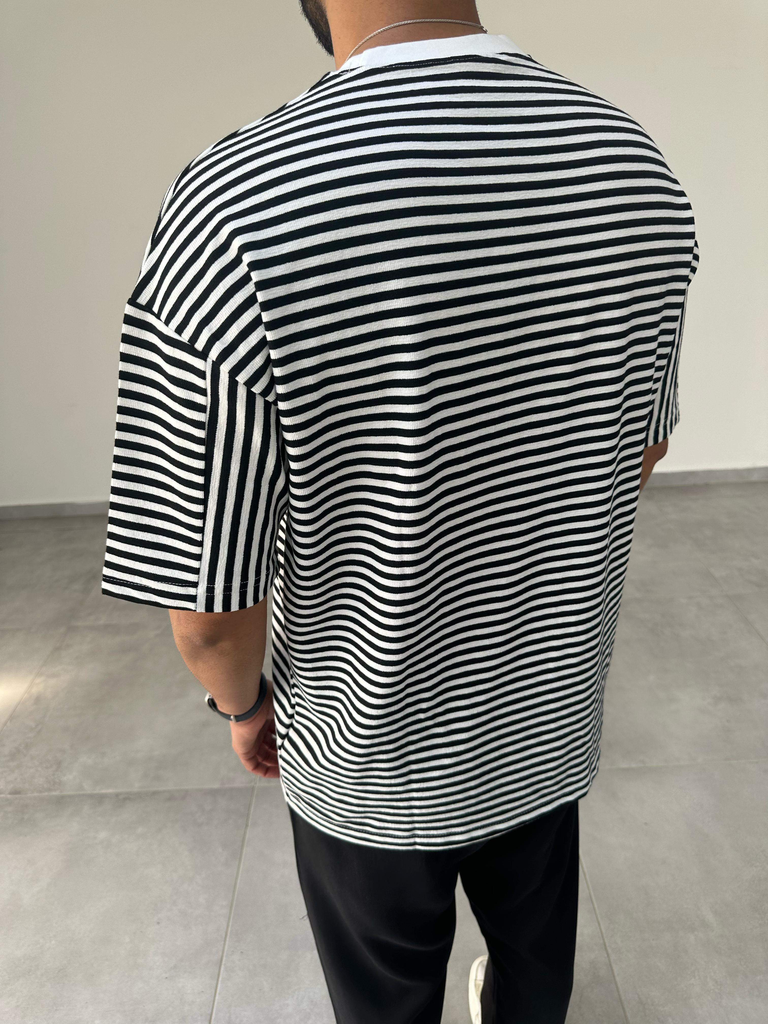 Siyah Beyaz Çizgili Je Suis Libere Nakış Detaylı T-Shirt