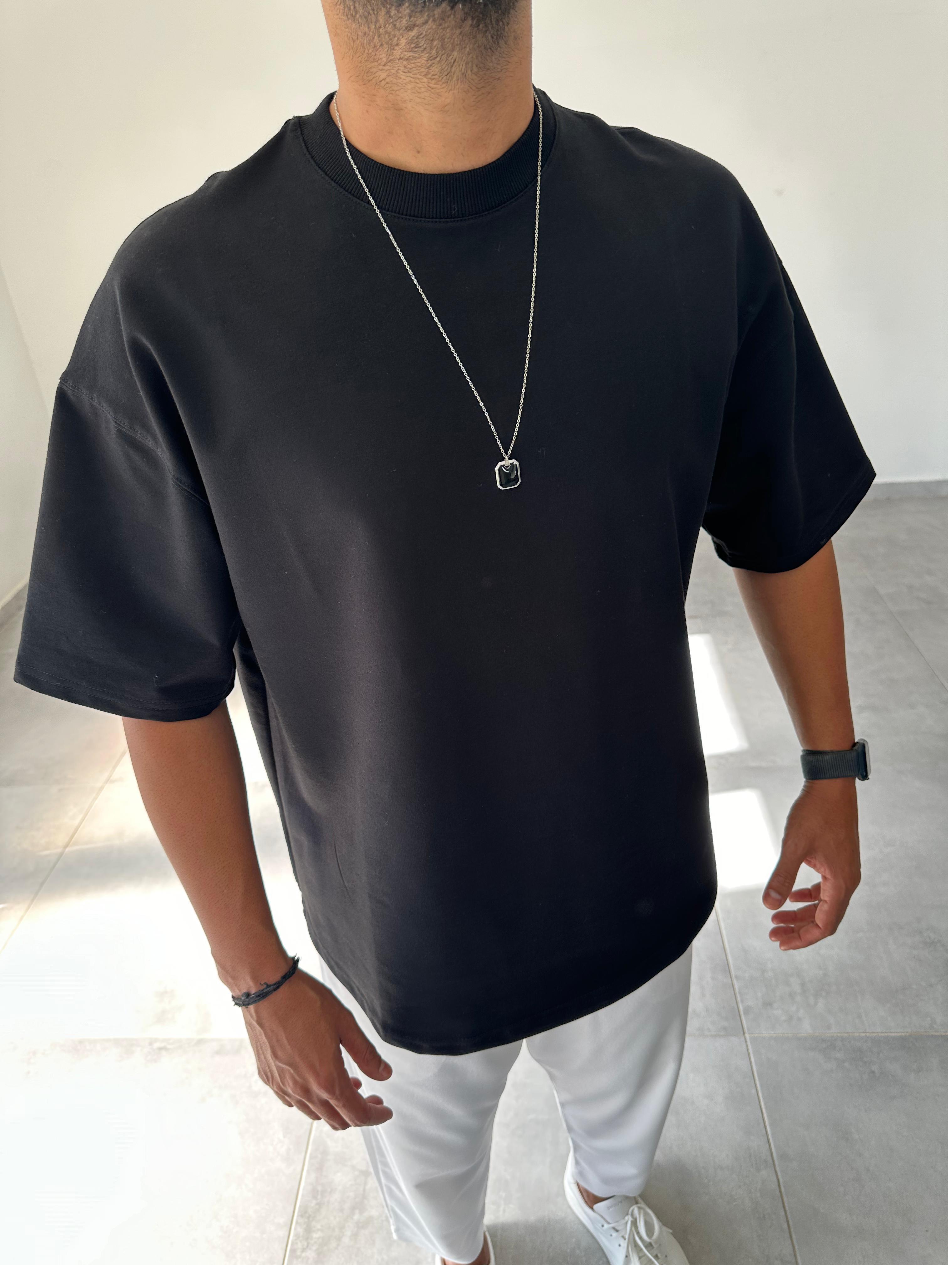 Siyah Renk Bisiklet Yaka Oversize T-Shirt
