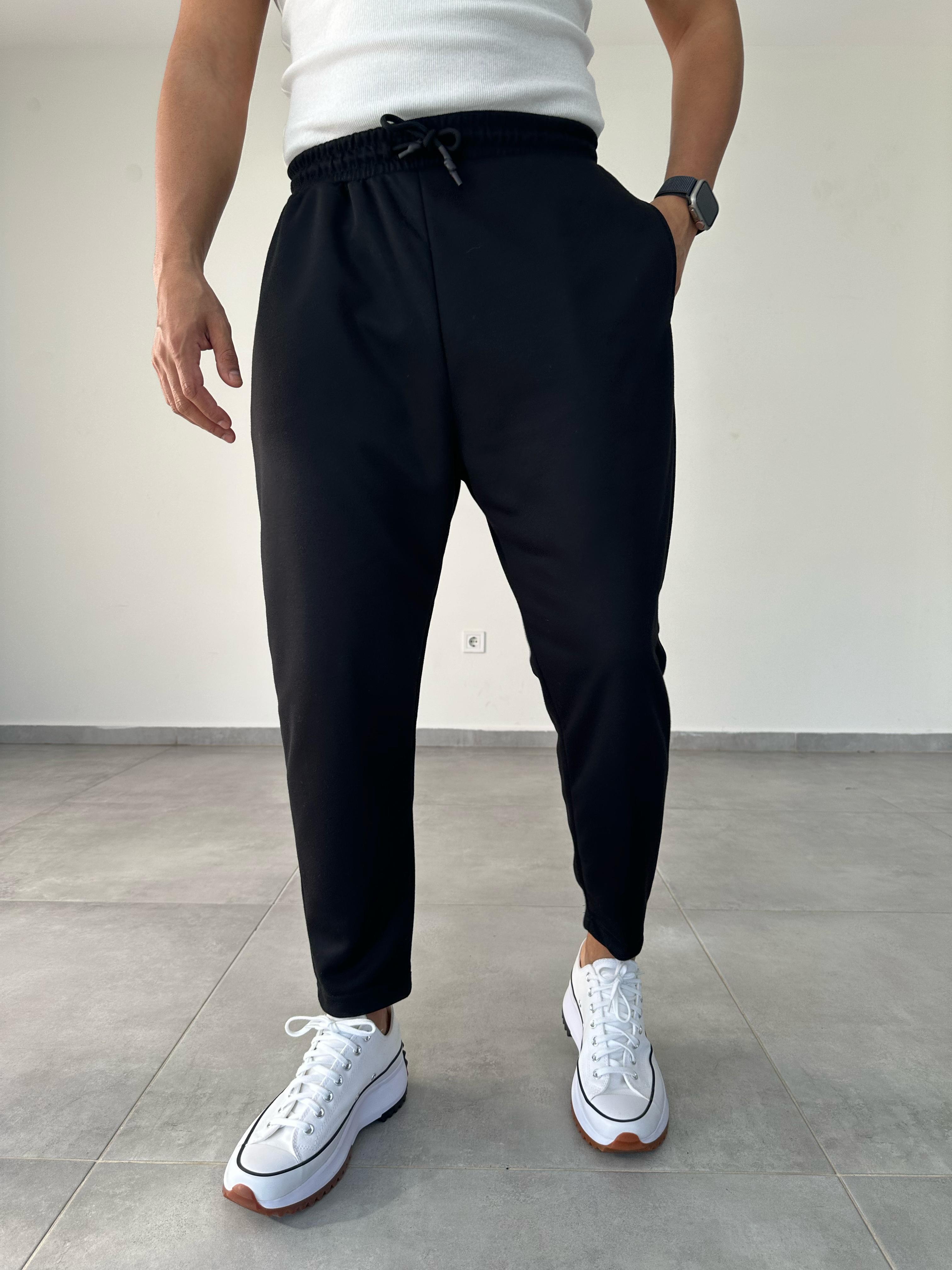 Siyah Renk Salaş Kesim Jogger
