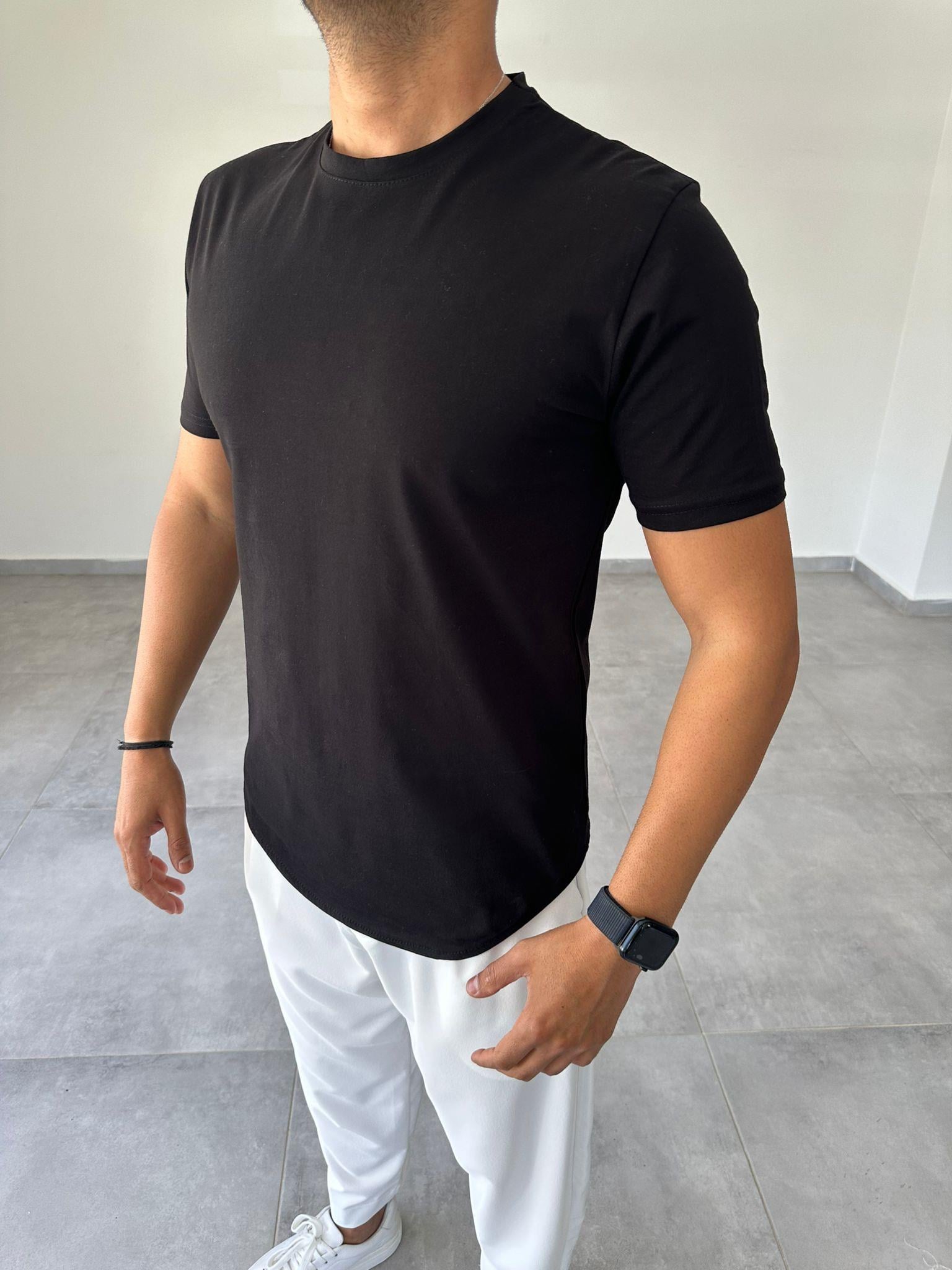 Siyah Renk Yanları Oval Kesim Basic T-Shirt