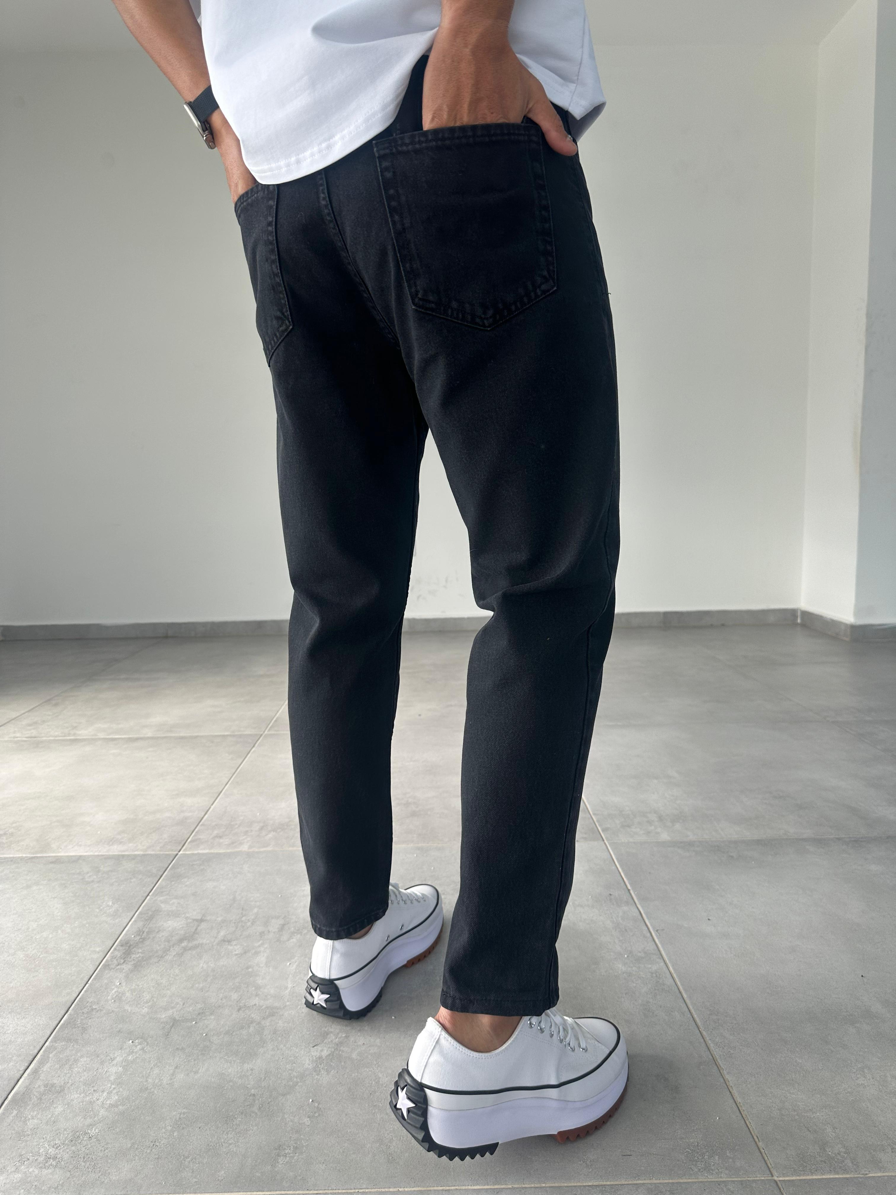 Siyah Yıkama Ve Eskitmeli Boyfriend Jean
