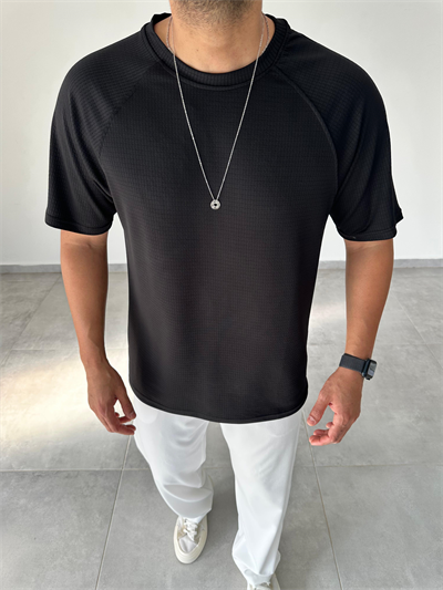 Siyah Renk Reglan Kol Detaylı Rahat Kesim T-Shirt