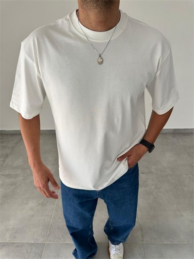Beyaz Renk Oversize Kesim Basic T-Shirt