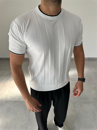 Yaka Ve Kol Kısmı Beyaz Şerit Detaylı Siyah Renk Basic T-Shirt