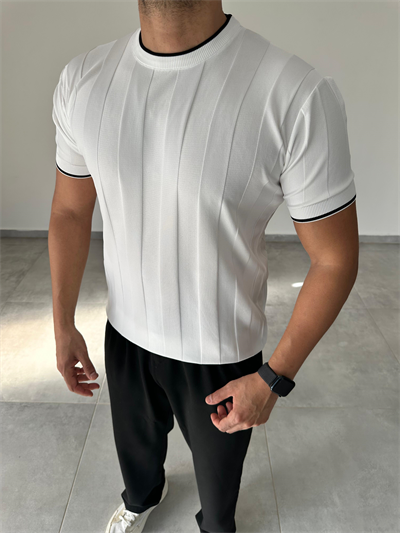 Yaka Ve Kol Kısmı Beyaz Şerit Detaylı Siyah Renk Basic T-Shirt
