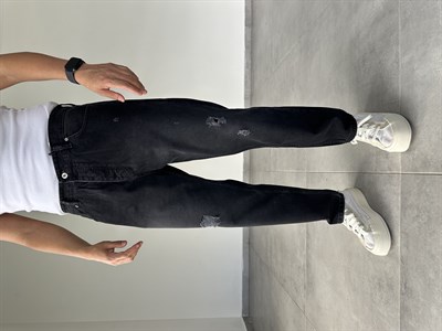 Siyah Renk Eskitme Ve Yırtık Detaylı Boyfriend Kot Pantolon