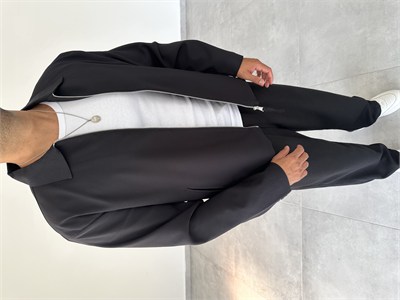 Siyah Renk Boxy Fit Kol Düğmeli Ceket