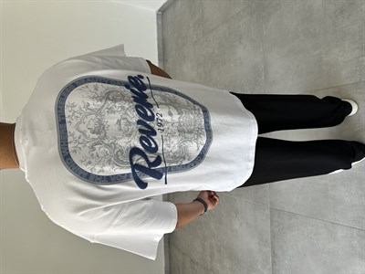 Beyaz Renk Reverie Nakış Ve Pantch Detaylı Oversize Kesim T-Shirt