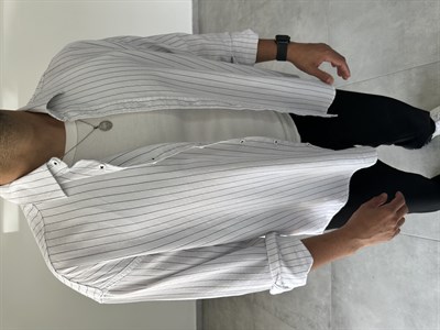 Beyaz Renk Çizgili Oversize Keten Gömlek