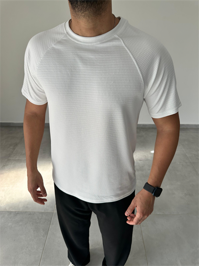 Beyaz Renk Reglan Kol Detaylı Rahat Kesim T-Shirt