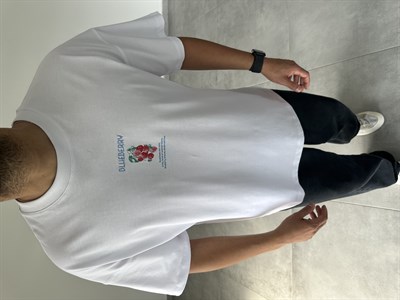 Beyaz Renk Blueberry Nakış Ve Baskı Detaylı Oversize T-Shirt
