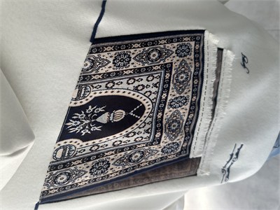 Beyaz Renk Pantch Ve Baskı Detaylı Kapüşonlu Sweatshirt