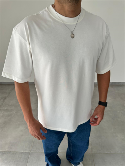 Beyaz Renk Oversize Kesim Basic T-Shirt