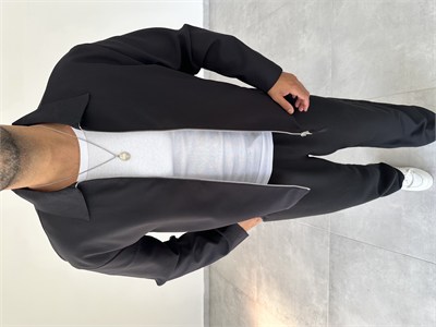 Siyah Renk Boxy Fit Kol Düğmeli Ceket