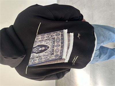 Siyah Renk Pantch Ve Baskı Detaylı Kapüşonlu Sweatshirt