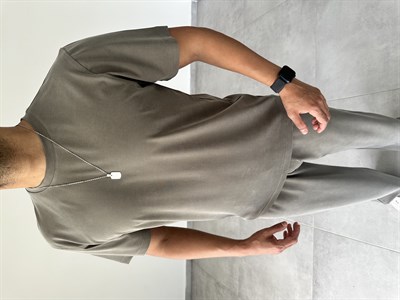 Haki Yeşil Renk  Rahat Kesim Kupra Kumaş T-Shirt