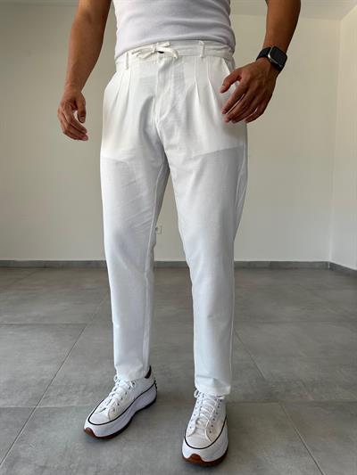 Beyaz Renk Ön Kısmı Pile Detaylı Boyfriend Kesim Keten Pantolon