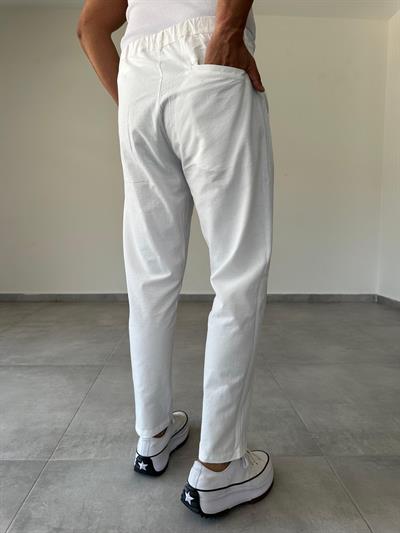 Beyaz Renk Ön Kısmı Pile Detaylı Boyfriend Kesim Keten Pantolon