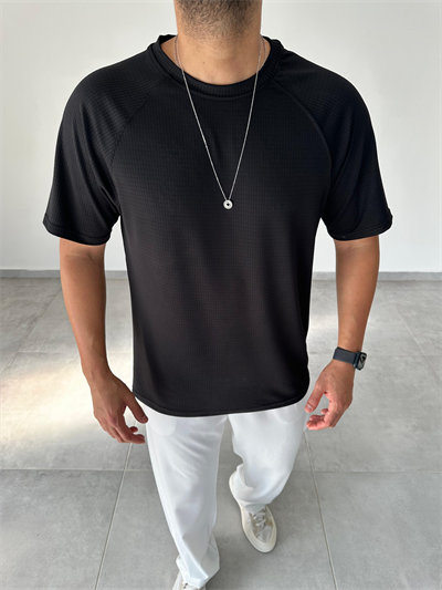 Siyah Renk Reglan Kol Detaylı Rahat Kesim T-Shirt