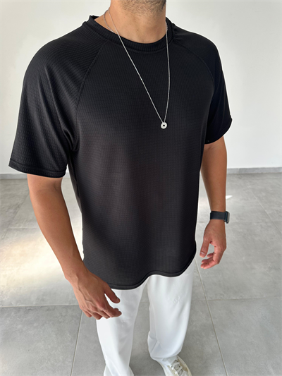 Siyah Renk Reglan Kol Detaylı Rahat Kesim T-Shirt